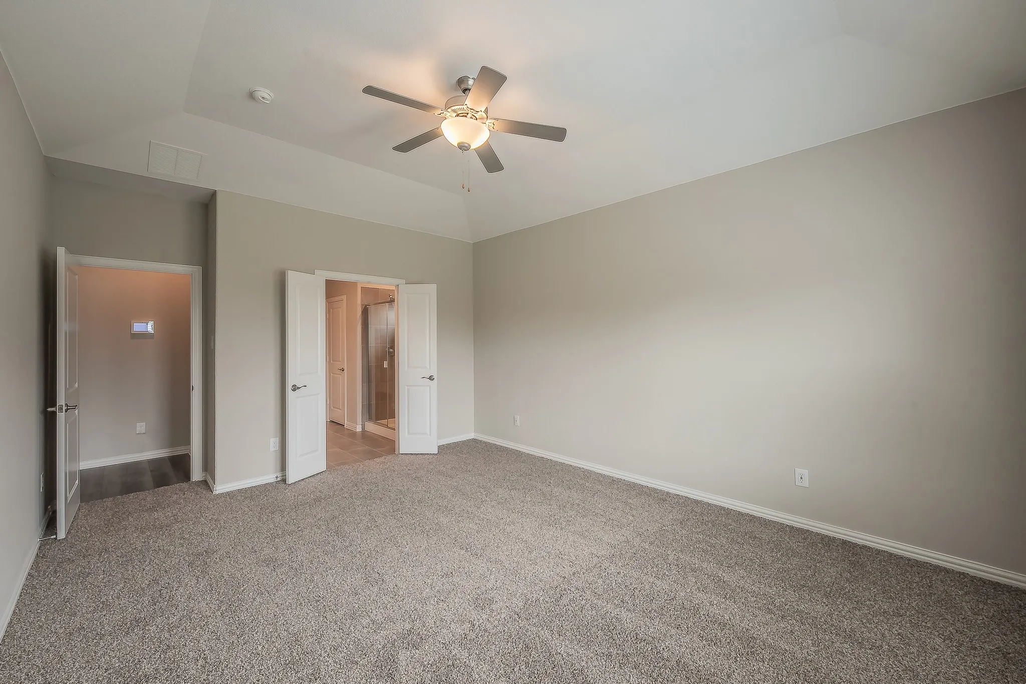 Single Family Residence For Sale in Tarrant County , 14044 Corvus Drive, Haslet, Texas 76052, 3 Bedroom, 3 Bathroom, 3 Garage spaces, 2,480 Sqft, built in 2022, mls#21294027, Real Estate Agent in Haslet, Homes For Sale in Tarrant county, Homes For Sale in Haslet, Realtor in Haslet Texas, Real Estate Brokerage Independent Realty Texas, Luminita Cordes Realtor