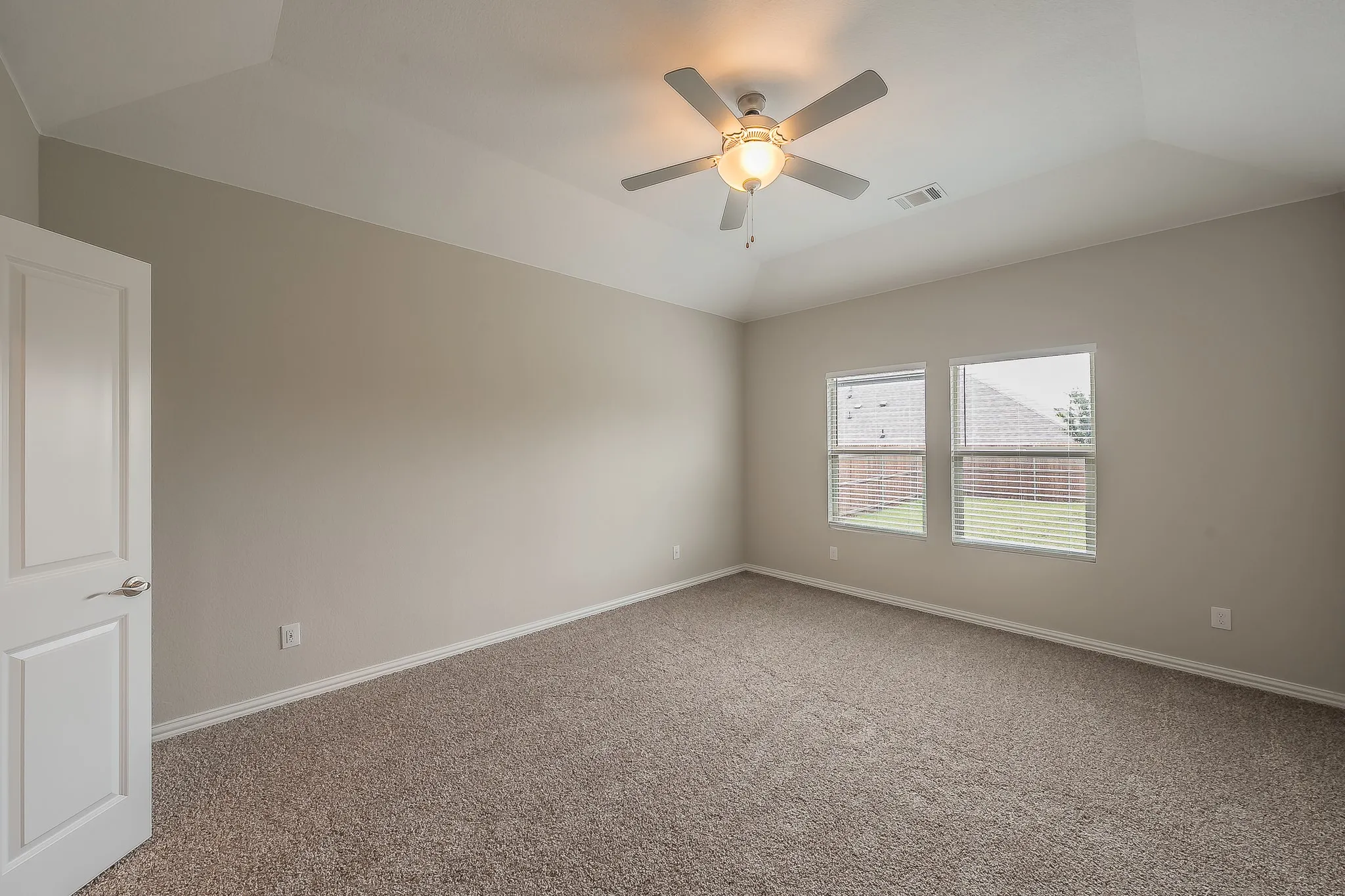 Single Family Residence For Sale in Tarrant County , 14044 Corvus Drive, Haslet, Texas 76052, 3 Bedroom, 3 Bathroom, 3 Garage spaces, 2,480 Sqft, built in 2022, mls#21294027, Real Estate Agent in Haslet, Homes For Sale in Tarrant county, Homes For Sale in Haslet, Realtor in Haslet Texas, Real Estate Brokerage Independent Realty Texas, Luminita Cordes Realtor
