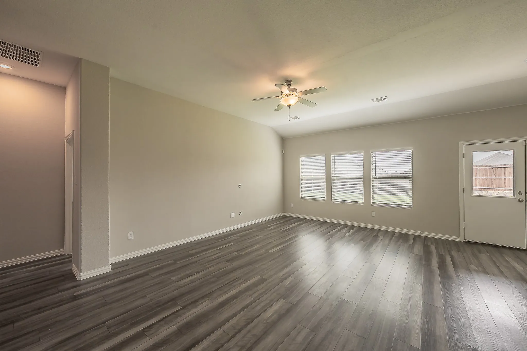 Single Family Residence For Sale in Tarrant County , 14044 Corvus Drive, Haslet, Texas 76052, 3 Bedroom, 3 Bathroom, 3 Garage spaces, 2,480 Sqft, built in 2022, mls#21294027, Real Estate Agent in Haslet, Homes For Sale in Tarrant county, Homes For Sale in Haslet, Realtor in Haslet Texas, Real Estate Brokerage Independent Realty Texas, Luminita Cordes Realtor