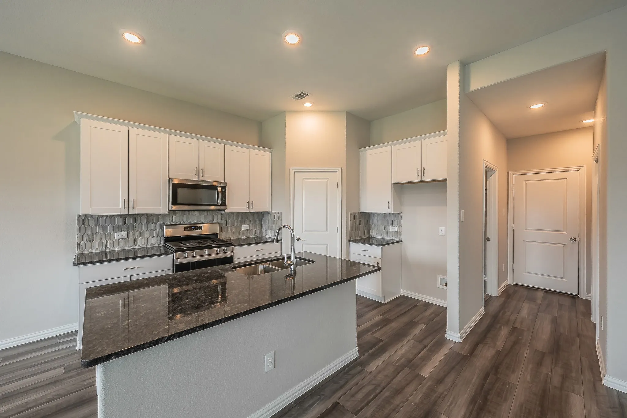 Single Family Residence For Sale in Tarrant County , 14044 Corvus Drive, Haslet, Texas 76052, 3 Bedroom, 3 Bathroom, 3 Garage spaces, 2,480 Sqft, built in 2022, mls#21294027, Real Estate Agent in Haslet, Homes For Sale in Tarrant county, Homes For Sale in Haslet, Realtor in Haslet Texas, Real Estate Brokerage Independent Realty Texas, Luminita Cordes Realtor