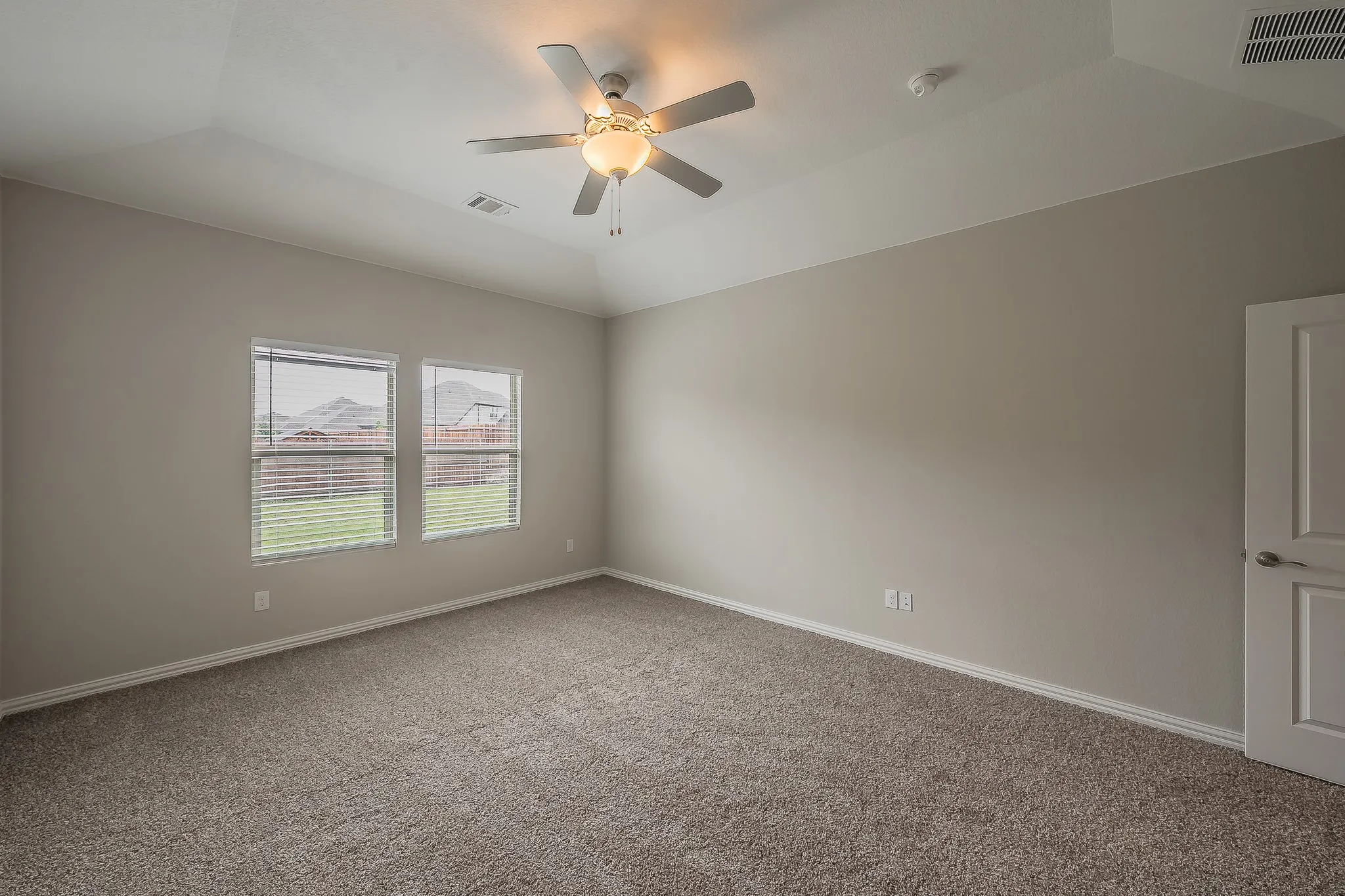 Single Family Residence For Sale in Tarrant County , 14044 Corvus Drive, Haslet, Texas 76052, 3 Bedroom, 3 Bathroom, 3 Garage spaces, 2,480 Sqft, built in 2022, mls#21294027, Real Estate Agent in Haslet, Homes For Sale in Tarrant county, Homes For Sale in Haslet, Realtor in Haslet Texas, Real Estate Brokerage Independent Realty Texas, Luminita Cordes Realtor