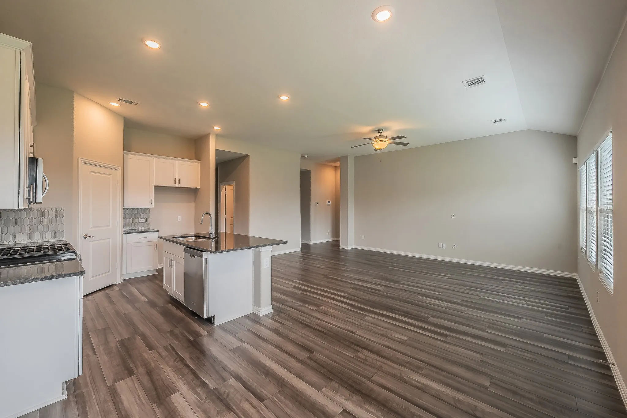 Single Family Residence For Sale in Tarrant County , 14044 Corvus Drive, Haslet, Texas 76052, 3 Bedroom, 3 Bathroom, 3 Garage spaces, 2,480 Sqft, built in 2022, mls#21294027, Real Estate Agent in Haslet, Homes For Sale in Tarrant county, Homes For Sale in Haslet, Realtor in Haslet Texas, Real Estate Brokerage Independent Realty Texas, Luminita Cordes Realtor