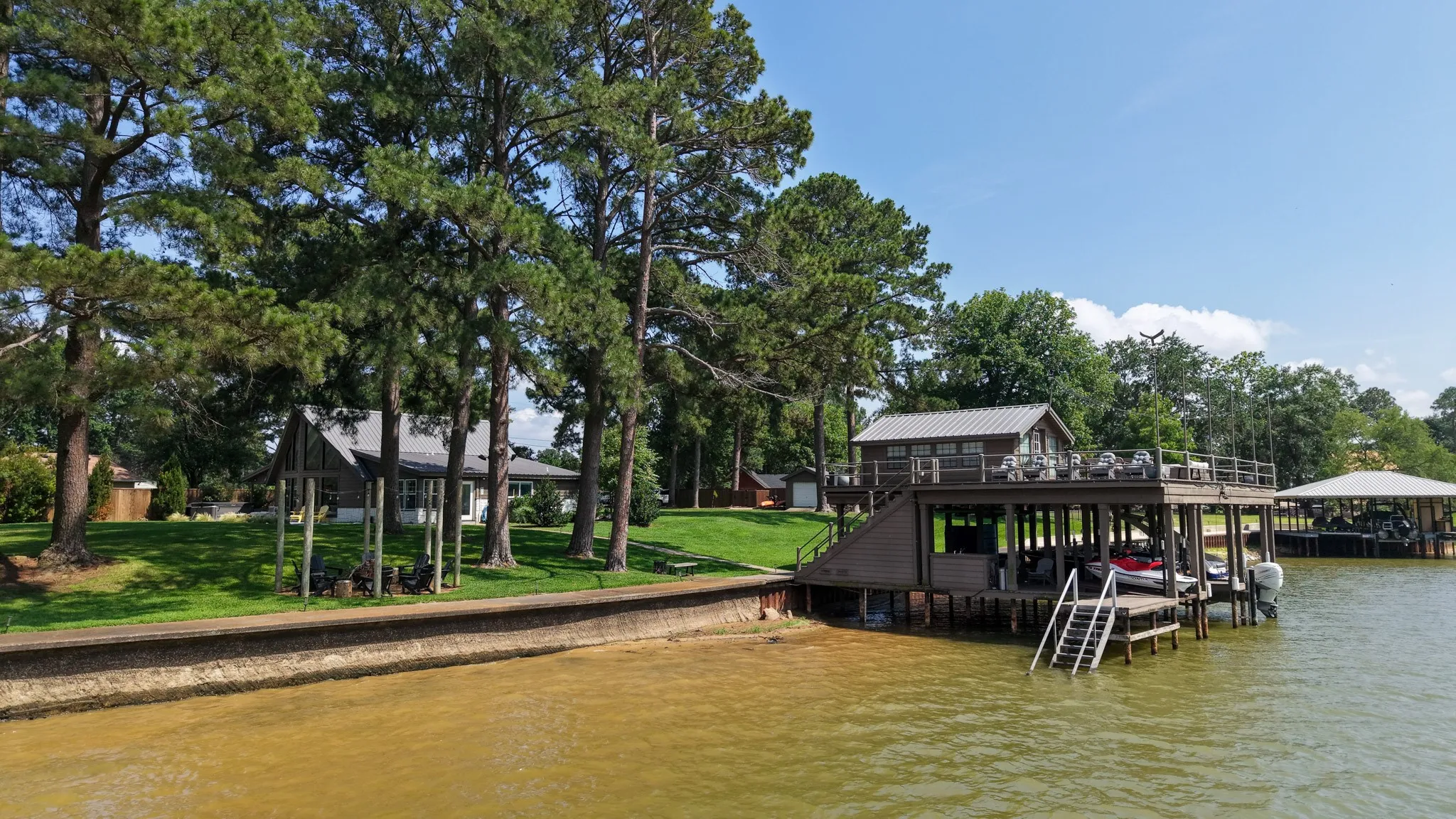 Single Family Residence For Sale in Henderson County , 132 Goodknight Ranch Road, Trinidad, Texas 75163, 4 Bedroom, 3 Bathroom, Garage spaces, 2,652 Sqft, built in 2014, mls#21284050, Real Estate Agent in Trinidad, Homes For Sale in Henderson county, Homes For Sale in Trinidad, Realtor in Trinidad Texas, Real Estate Brokerage Independent Realty Texas, Luminita Cordes Realtor