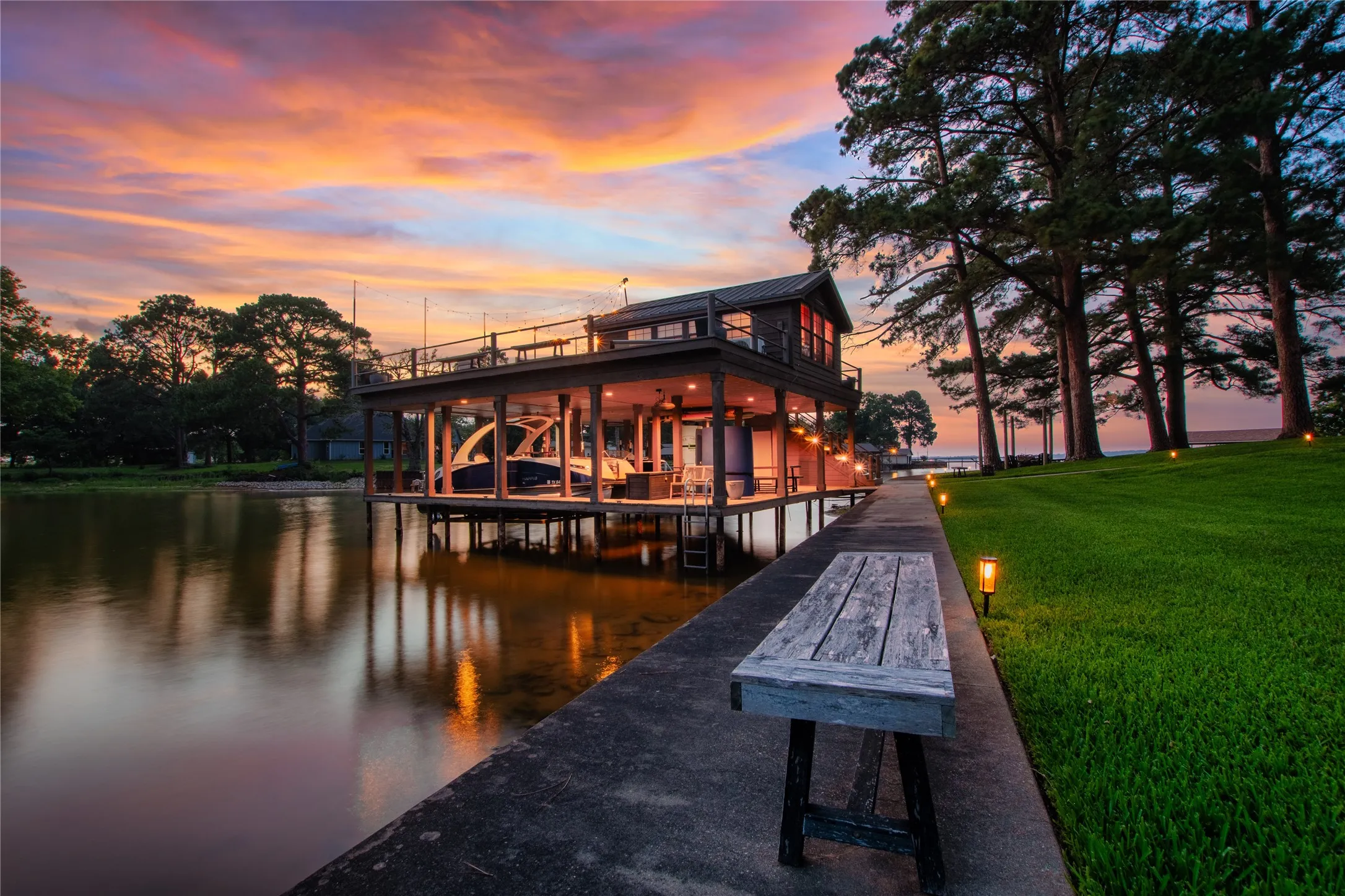 Single Family Residence For Sale in Henderson County , 132 Goodknight Ranch Road, Trinidad, Texas 75163, 4 Bedroom, 3 Bathroom, Garage spaces, 2,652 Sqft, built in 2014, mls#21284050, Real Estate Agent in Trinidad, Homes For Sale in Henderson county, Homes For Sale in Trinidad, Realtor in Trinidad Texas, Real Estate Brokerage Independent Realty Texas, Luminita Cordes Realtor
