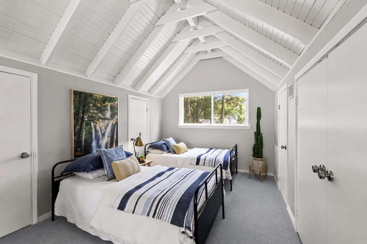 Upstairs Loft used as 4th bedroom for additional sleeping.