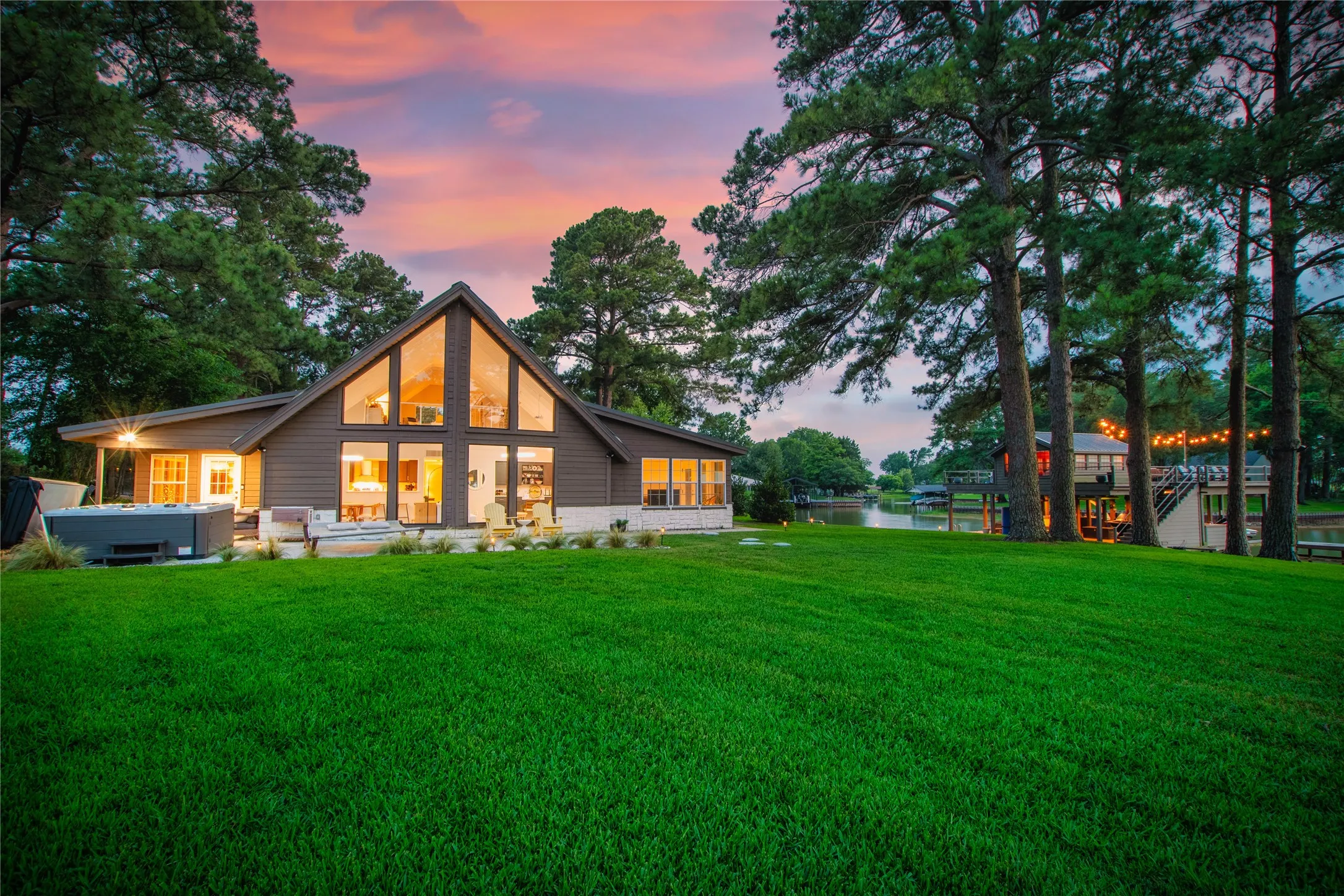 Single Family Residence For Sale in Henderson County , 132 Goodknight Ranch Road, Trinidad, Texas 75163, 4 Bedroom, 3 Bathroom, Garage spaces, 2,652 Sqft, built in 2014, mls#21284050, Real Estate Agent in Trinidad, Homes For Sale in Henderson county, Homes For Sale in Trinidad, Realtor in Trinidad Texas, Real Estate Brokerage Independent Realty Texas, Luminita Cordes Realtor