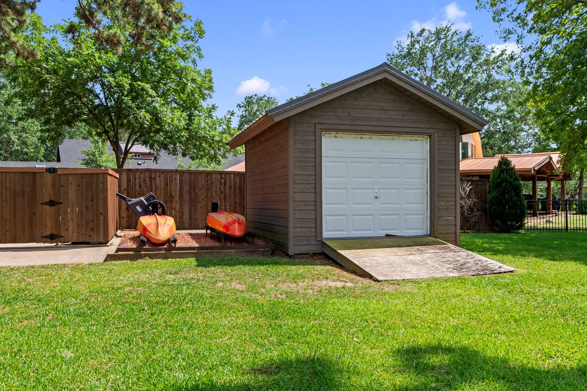 Single Family Residence For Sale in Henderson County , 132 Goodknight Ranch Road, Trinidad, Texas 75163, 4 Bedroom, 3 Bathroom, Garage spaces, 2,652 Sqft, built in 2014, mls#21284050, Real Estate Agent in Trinidad, Homes For Sale in Henderson county, Homes For Sale in Trinidad, Realtor in Trinidad Texas, Real Estate Brokerage Independent Realty Texas, Luminita Cordes Realtor