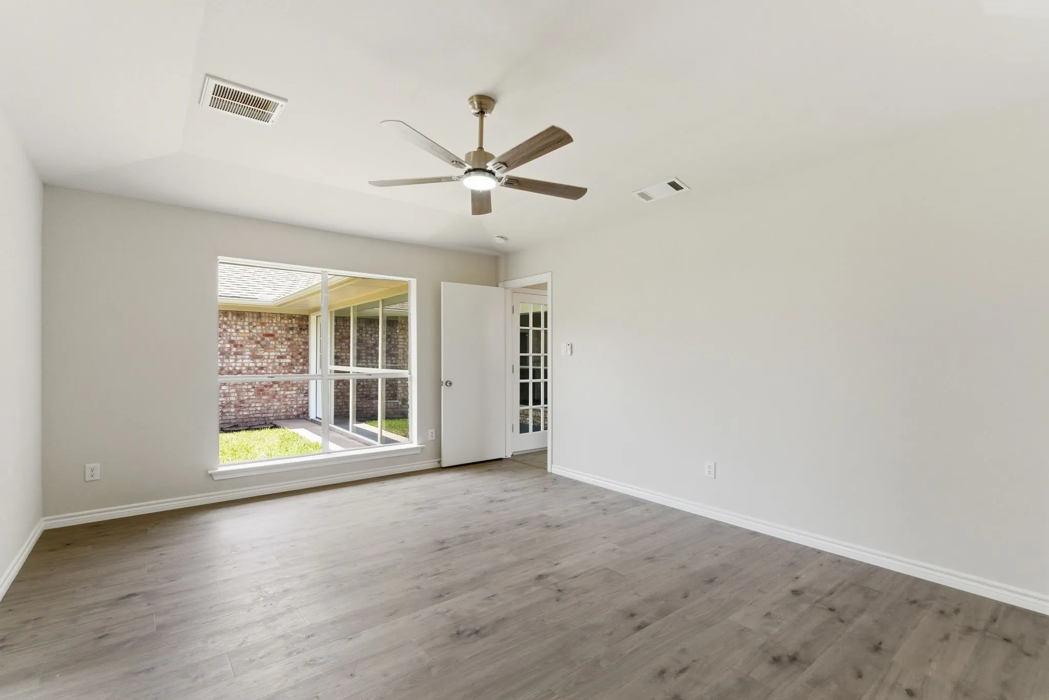 Single Family Residence For Sale in Collin County , 3104 Pinehurst Drive, Plano, Texas 75075, 5 Bedroom, 3 Bathroom, 2 Garage spaces, 2,800 Sqft, built in 1975, mls#21293712, Real Estate Agent in Plano, Homes For Sale in Collin county, Homes For Sale in Plano, Realtor in Plano Texas, Real Estate Brokerage Independent Realty Texas, Luminita Cordes Realtor