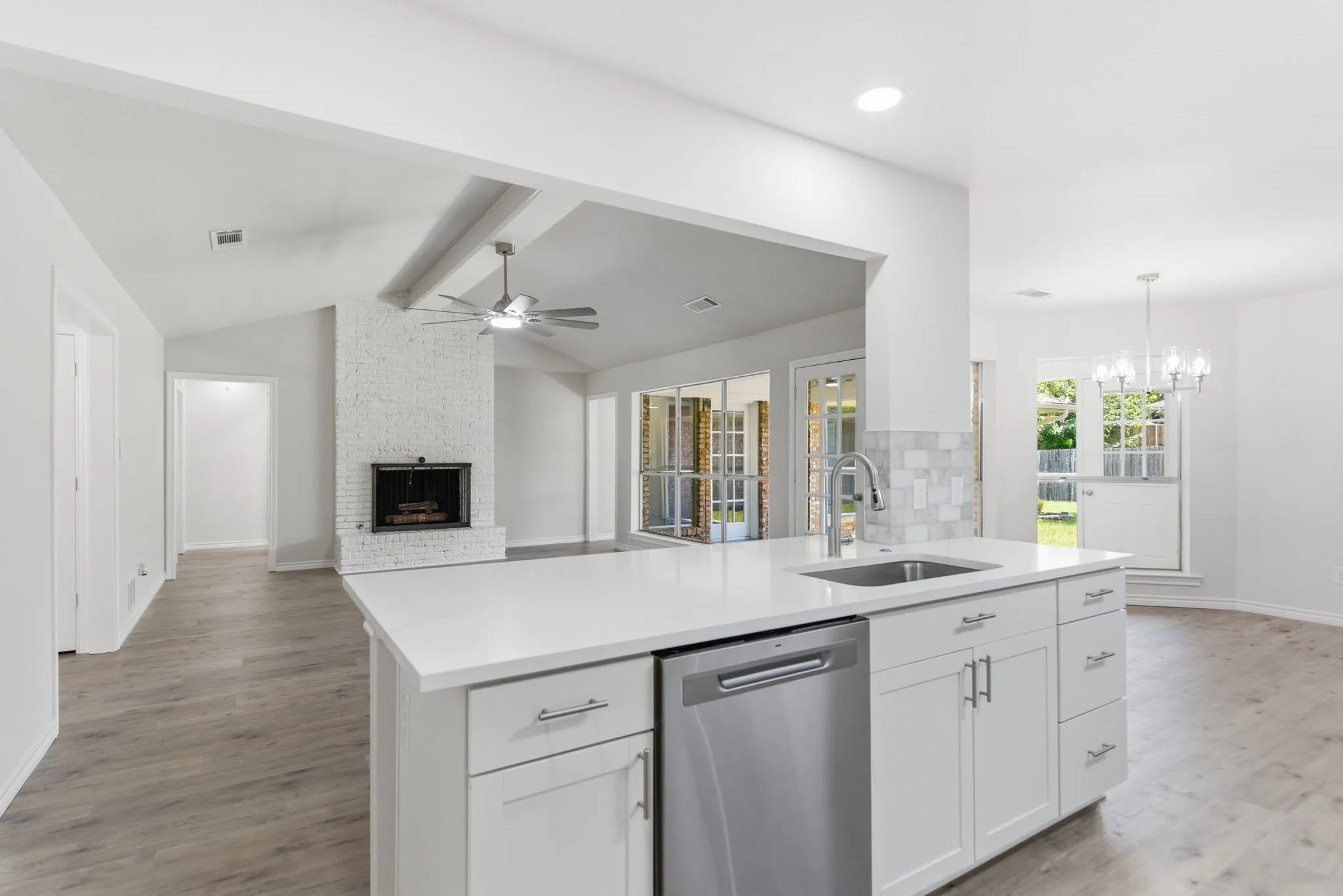 Single Family Residence For Sale in Collin County , 3104 Pinehurst Drive, Plano, Texas 75075, 5 Bedroom, 3 Bathroom, 2 Garage spaces, 2,800 Sqft, built in 1975, mls#21293712, Real Estate Agent in Plano, Homes For Sale in Collin county, Homes For Sale in Plano, Realtor in Plano Texas, Real Estate Brokerage Independent Realty Texas, Luminita Cordes Realtor