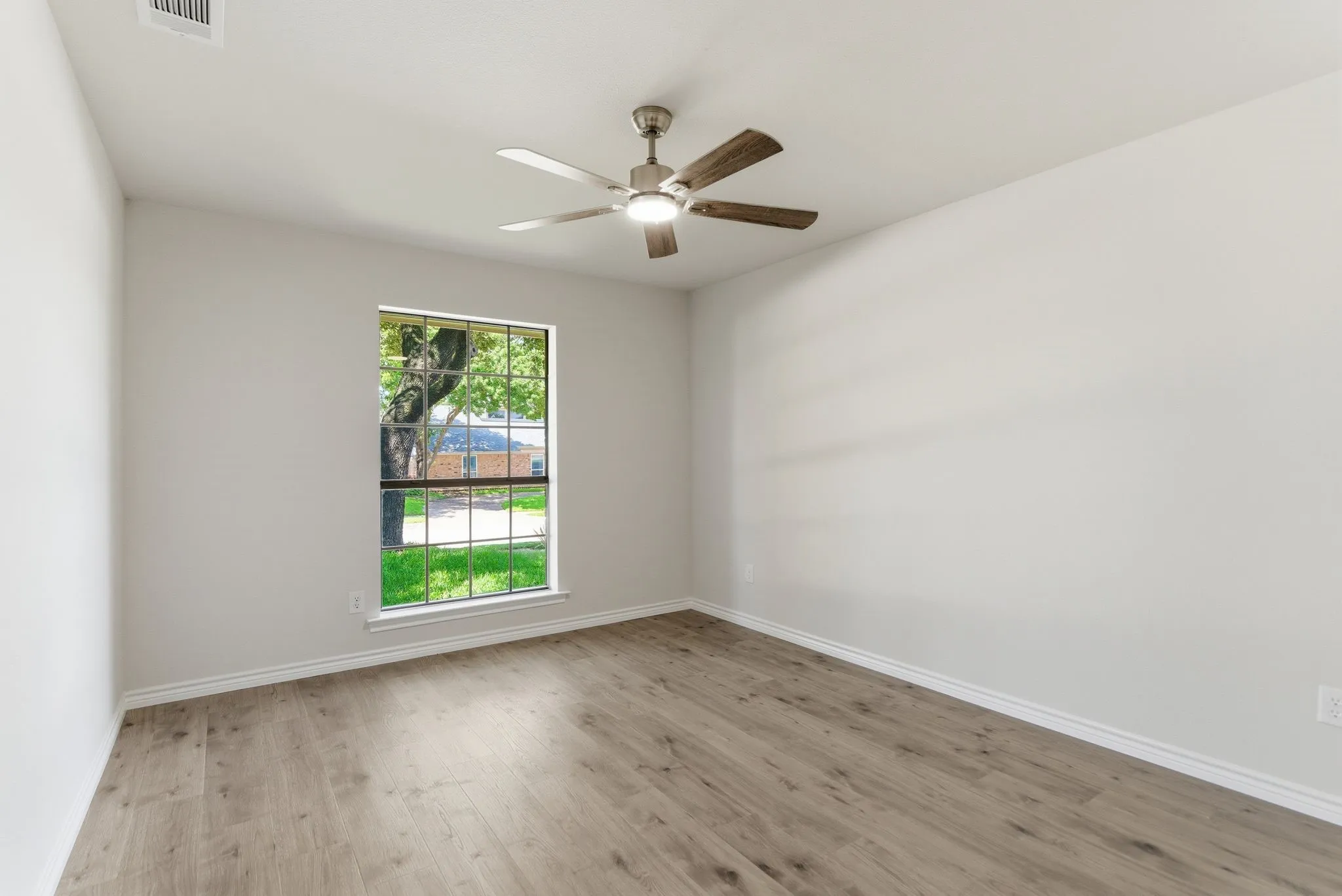 Single Family Residence For Sale in Collin County , 3104 Pinehurst Drive, Plano, Texas 75075, 5 Bedroom, 3 Bathroom, 2 Garage spaces, 2,800 Sqft, built in 1975, mls#21293712, Real Estate Agent in Plano, Homes For Sale in Collin county, Homes For Sale in Plano, Realtor in Plano Texas, Real Estate Brokerage Independent Realty Texas, Luminita Cordes Realtor