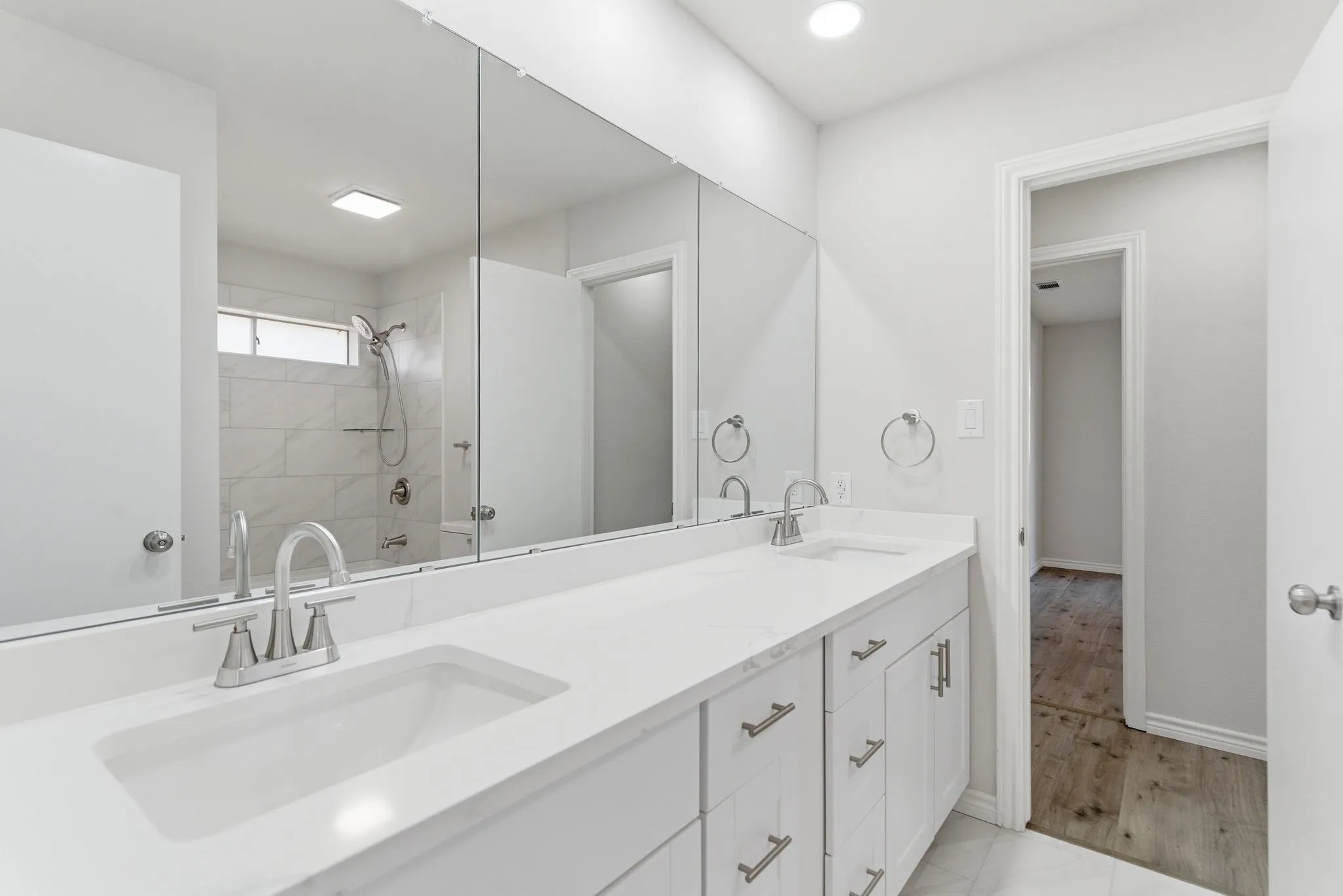 Single Family Residence For Sale in Collin County , 3104 Pinehurst Drive, Plano, Texas 75075, 5 Bedroom, 3 Bathroom, 2 Garage spaces, 2,800 Sqft, built in 1975, mls#21293712, Real Estate Agent in Plano, Homes For Sale in Collin county, Homes For Sale in Plano, Realtor in Plano Texas, Real Estate Brokerage Independent Realty Texas, Luminita Cordes Realtor