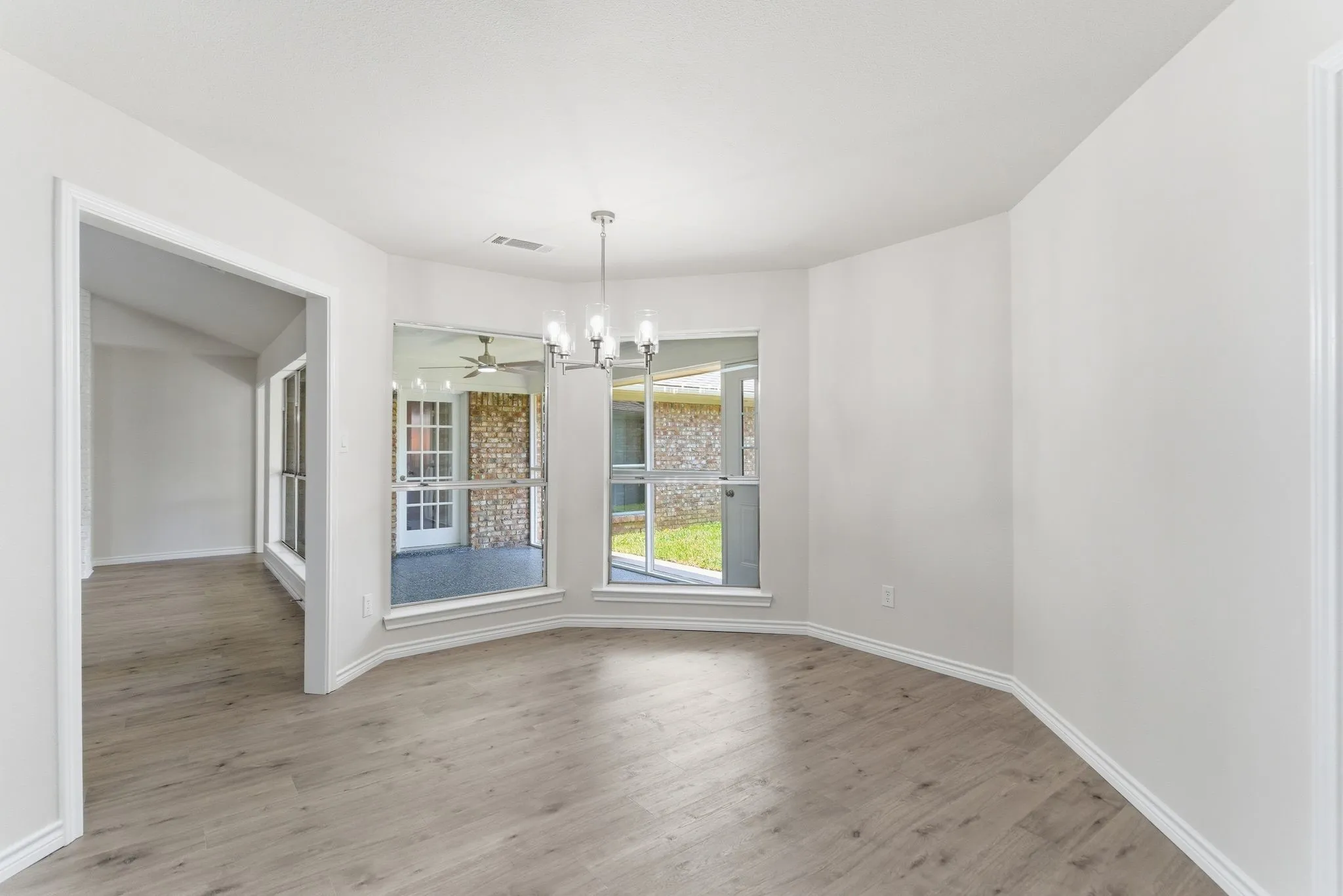 Single Family Residence For Sale in Collin County , 3104 Pinehurst Drive, Plano, Texas 75075, 5 Bedroom, 3 Bathroom, 2 Garage spaces, 2,800 Sqft, built in 1975, mls#21293712, Real Estate Agent in Plano, Homes For Sale in Collin county, Homes For Sale in Plano, Realtor in Plano Texas, Real Estate Brokerage Independent Realty Texas, Luminita Cordes Realtor