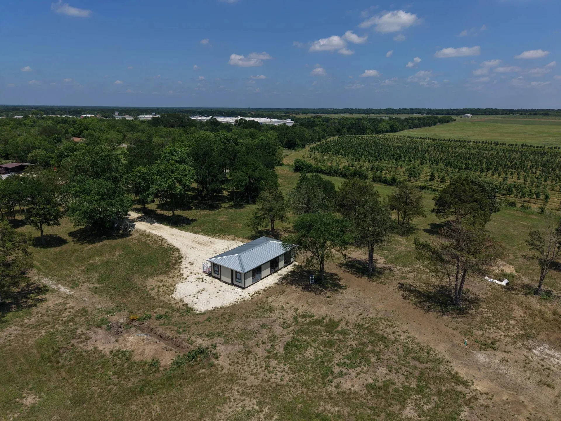 Manufactured Home For Sale in Limestone County , 1316 E Titus Street, Mexia, Texas 76667, 3 Bedroom, 1 Bathroom, Garage spaces, 800 Sqft, built in 2026, mls#21294071, Real Estate Agent in Mexia, Homes For Sale in Limestone county, Homes For Sale in Mexia, Realtor in Mexia Texas, Real Estate Brokerage Independent Realty Texas, Luminita Cordes Realtor