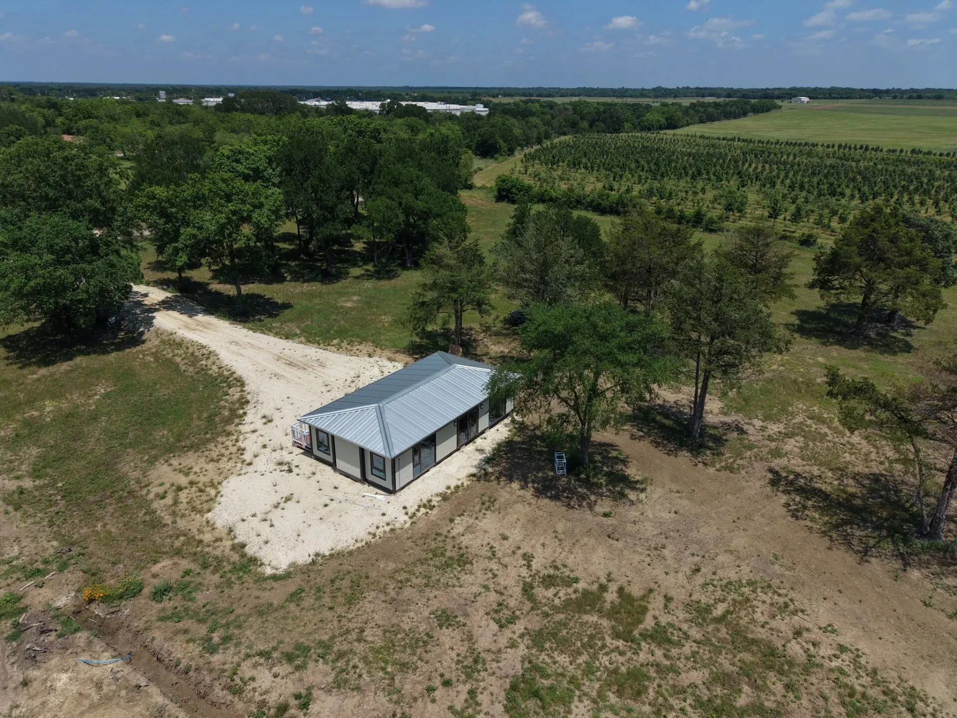 Manufactured Home For Sale in Limestone County , 1316 E Titus Street, Mexia, Texas 76667, 3 Bedroom, 1 Bathroom, Garage spaces, 800 Sqft, built in 2026, mls#21294071, Real Estate Agent in Mexia, Homes For Sale in Limestone county, Homes For Sale in Mexia, Realtor in Mexia Texas, Real Estate Brokerage Independent Realty Texas, Luminita Cordes Realtor