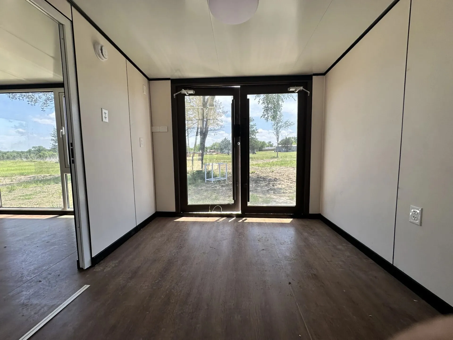 Manufactured Home For Sale in Limestone County , 1316 E Titus Street, Mexia, Texas 76667, 3 Bedroom, 1 Bathroom, Garage spaces, 800 Sqft, built in 2026, mls#21294071, Real Estate Agent in Mexia, Homes For Sale in Limestone county, Homes For Sale in Mexia, Realtor in Mexia Texas, Real Estate Brokerage Independent Realty Texas, Luminita Cordes Realtor