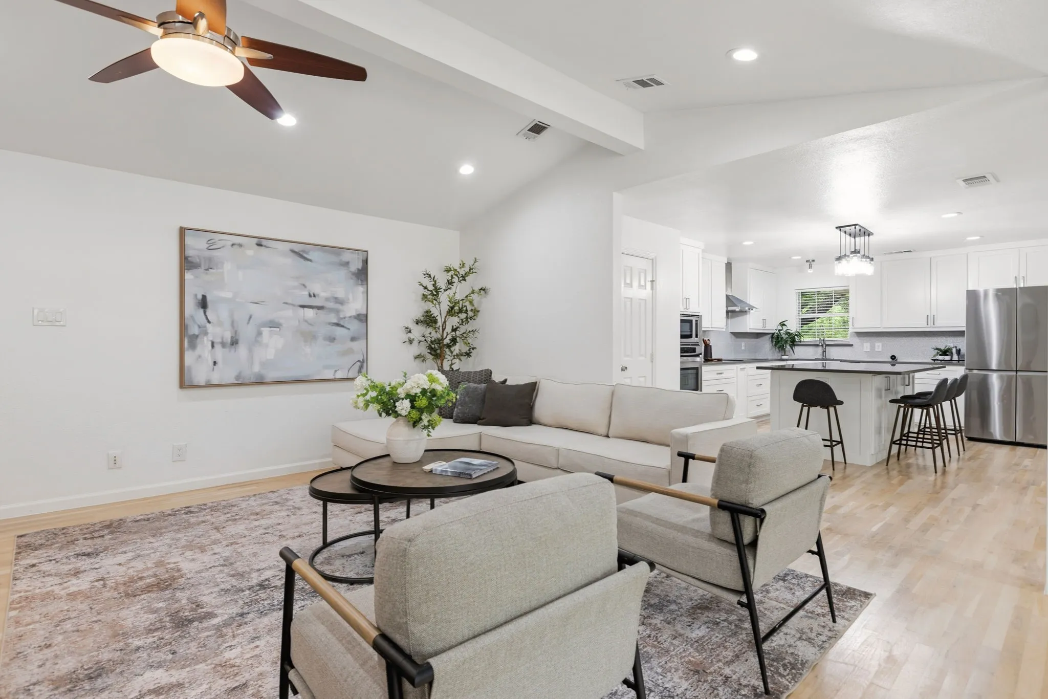 Single Family Residence For Sale in Dallas County , 6554 Ridgeview Circle, Dallas, Texas 75240, 3 Bedrooms, 3 Bathrooms, 2 Garage spaces, 2,664 Sqft, built in 1960, Price $789,900, mls#21272659, Real Estate Agent in Dallas, Homes For Sale in Dallas county, Homes For Sale in Dallas, Realtor in Dallas Texas, Real Estate Brokerage Independent Realty Texas, Luminita Cordes Realtor