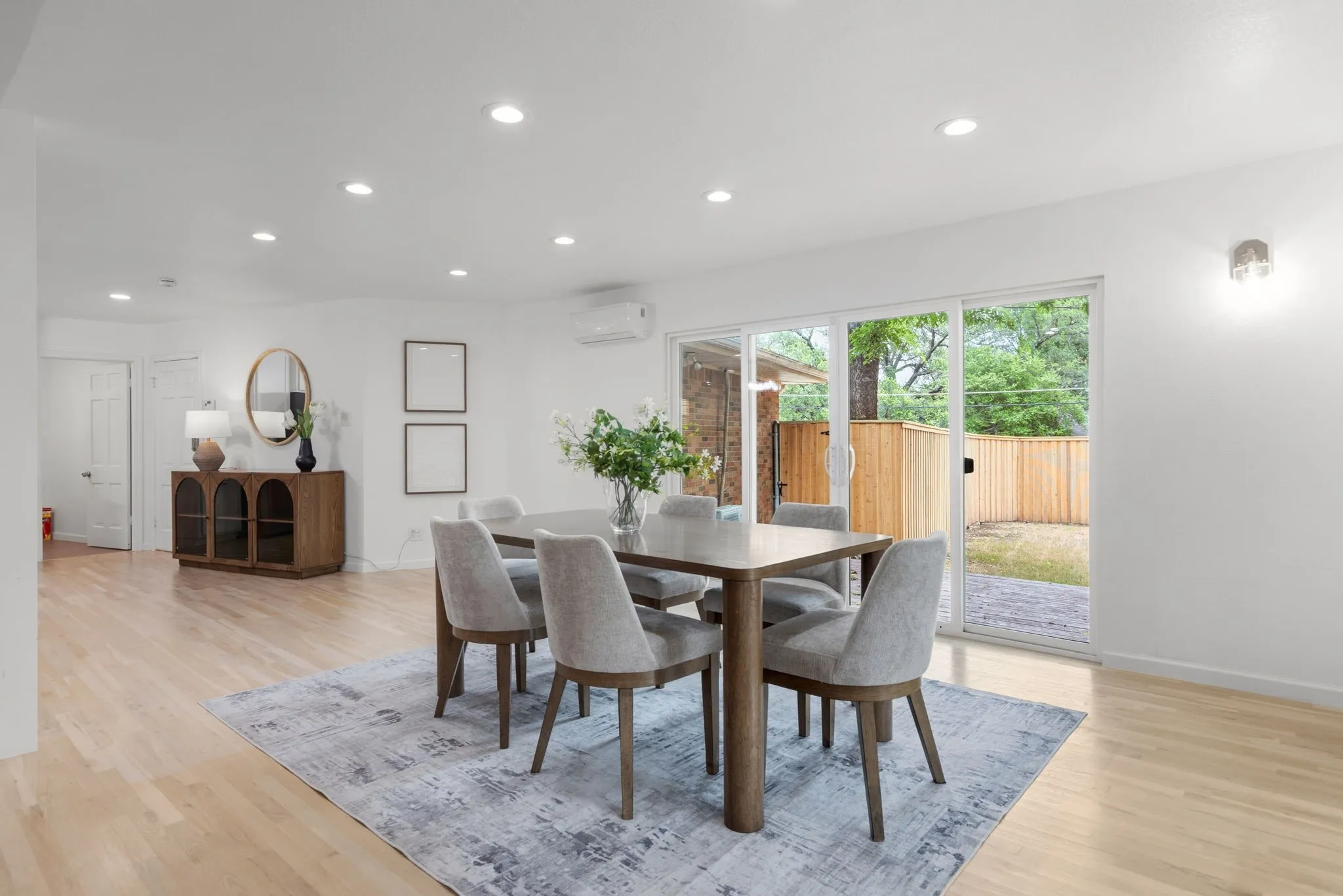 Single Family Residence For Sale in Dallas County , 6554 Ridgeview Circle, Dallas, Texas 75240, 3 Bedrooms, 3 Bathrooms, 2 Garage spaces, 2,664 Sqft, built in 1960, Price $789,900, mls#21272659, Real Estate Agent in Dallas, Homes For Sale in Dallas county, Homes For Sale in Dallas, Realtor in Dallas Texas, Real Estate Brokerage Independent Realty Texas, Luminita Cordes Realtor