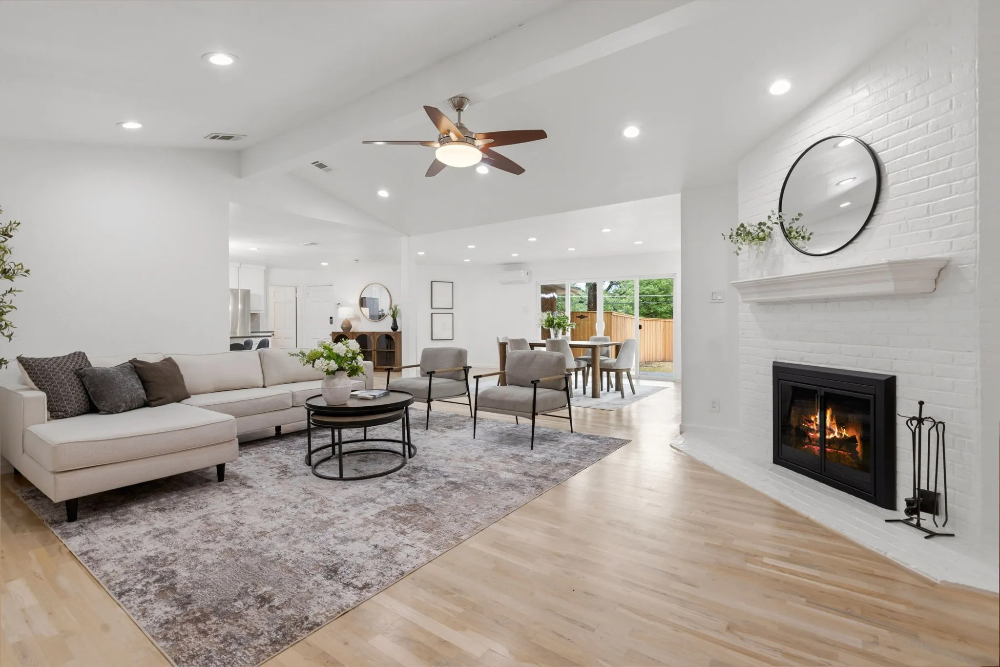 Single Family Residence For Sale in Dallas County , 6554 Ridgeview Circle, Dallas, Texas 75240, 3 Bedrooms, 3 Bathrooms, 2 Garage spaces, 2,664 Sqft, built in 1960, Price $789,900, mls#21272659, Real Estate Agent in Dallas, Homes For Sale in Dallas county, Homes For Sale in Dallas, Realtor in Dallas Texas, Real Estate Brokerage Independent Realty Texas, Luminita Cordes Realtor