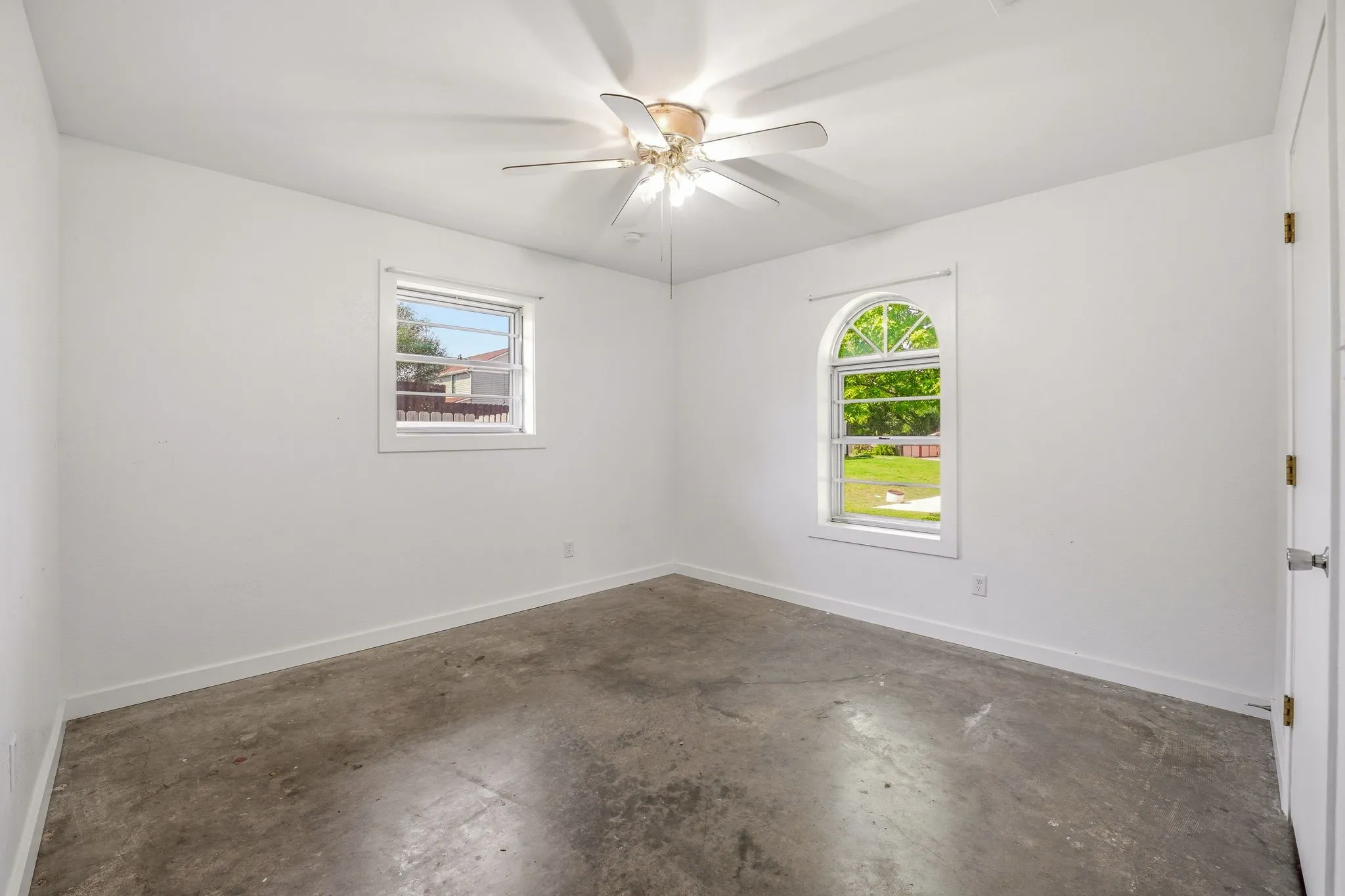 Single Family Residence For Sale in Erath County , 231 Choctaw Drive, Stephenville, Texas 76401, 3 Bedroom, 2 Bathroom, Garage spaces, 1,588 Sqft, built in 1980, mls#21289145, Real Estate Agent in Stephenville, Homes For Sale in Erath county, Homes For Sale in Stephenville, Realtor in Stephenville Texas, Real Estate Brokerage Independent Realty Texas, Luminita Cordes Realtor