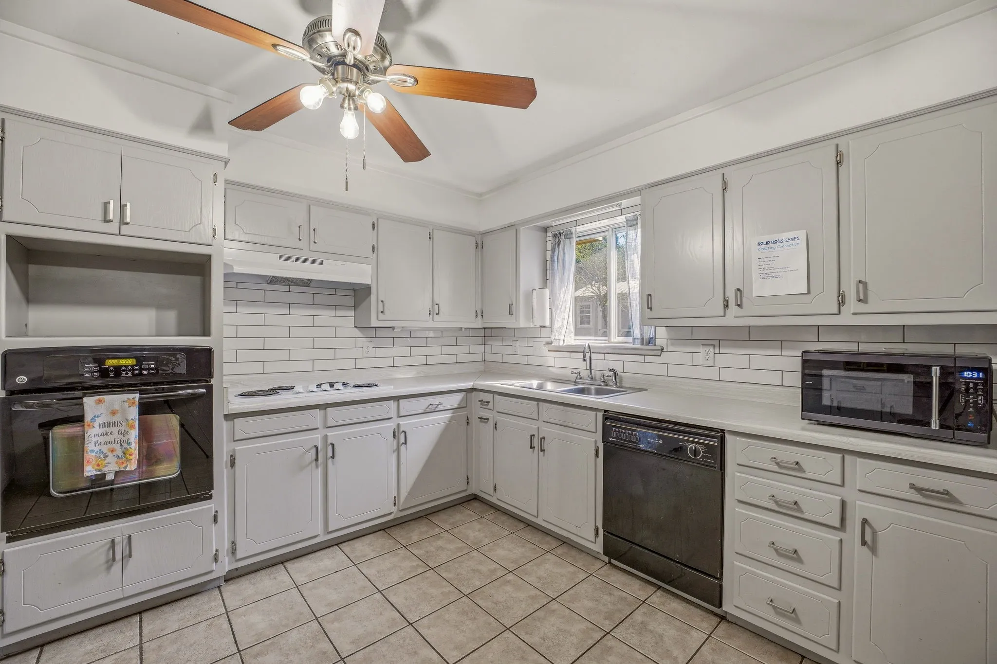 Single Family Residence For Sale in Erath County , 231 Choctaw Drive, Stephenville, Texas 76401, 3 Bedroom, 2 Bathroom, Garage spaces, 1,588 Sqft, built in 1980, mls#21289145, Real Estate Agent in Stephenville, Homes For Sale in Erath county, Homes For Sale in Stephenville, Realtor in Stephenville Texas, Real Estate Brokerage Independent Realty Texas, Luminita Cordes Realtor