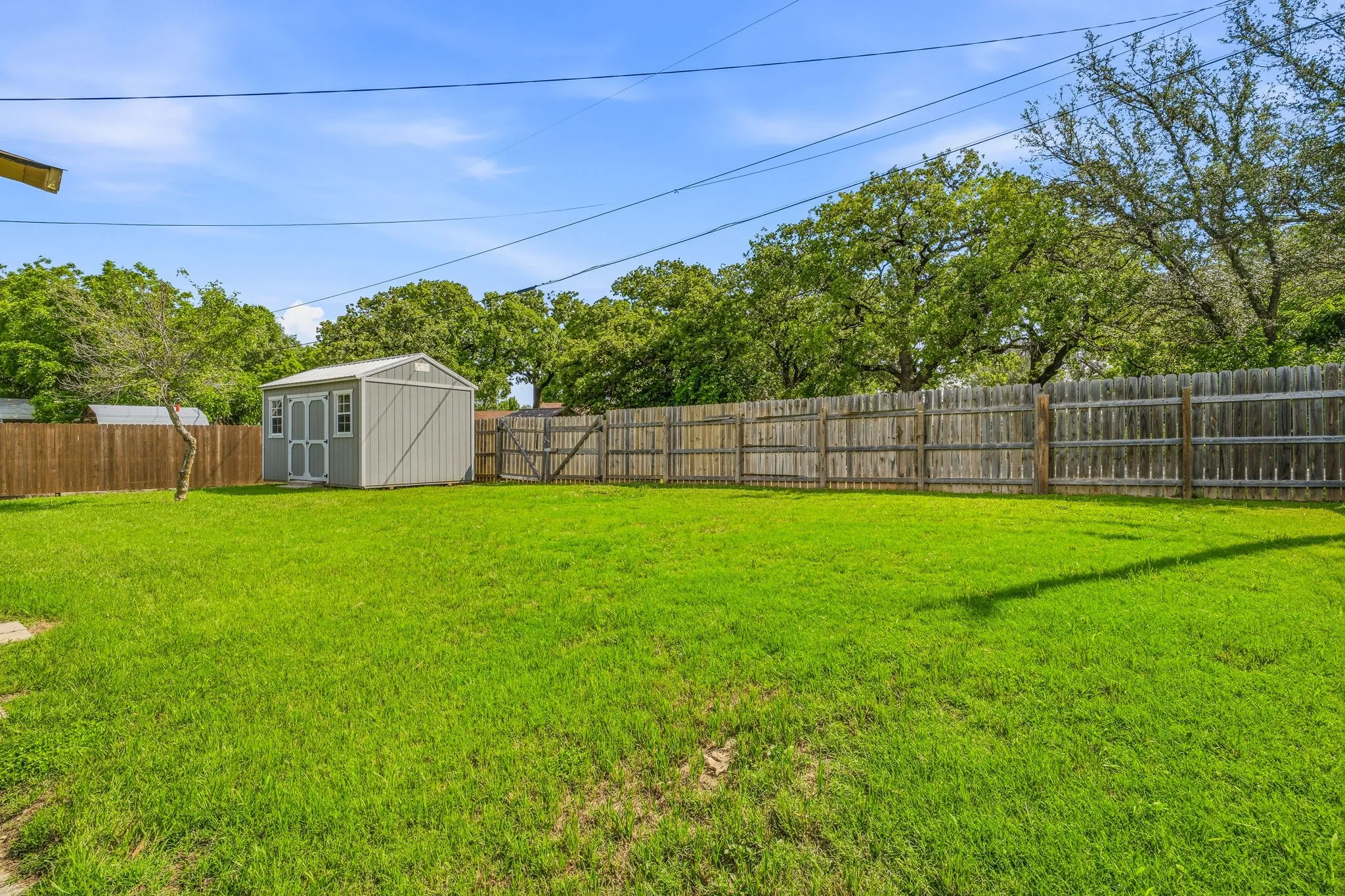 Single Family Residence For Sale in Erath County , 231 Choctaw Drive, Stephenville, Texas 76401, 3 Bedroom, 2 Bathroom, Garage spaces, 1,588 Sqft, built in 1980, mls#21289145, Real Estate Agent in Stephenville, Homes For Sale in Erath county, Homes For Sale in Stephenville, Realtor in Stephenville Texas, Real Estate Brokerage Independent Realty Texas, Luminita Cordes Realtor