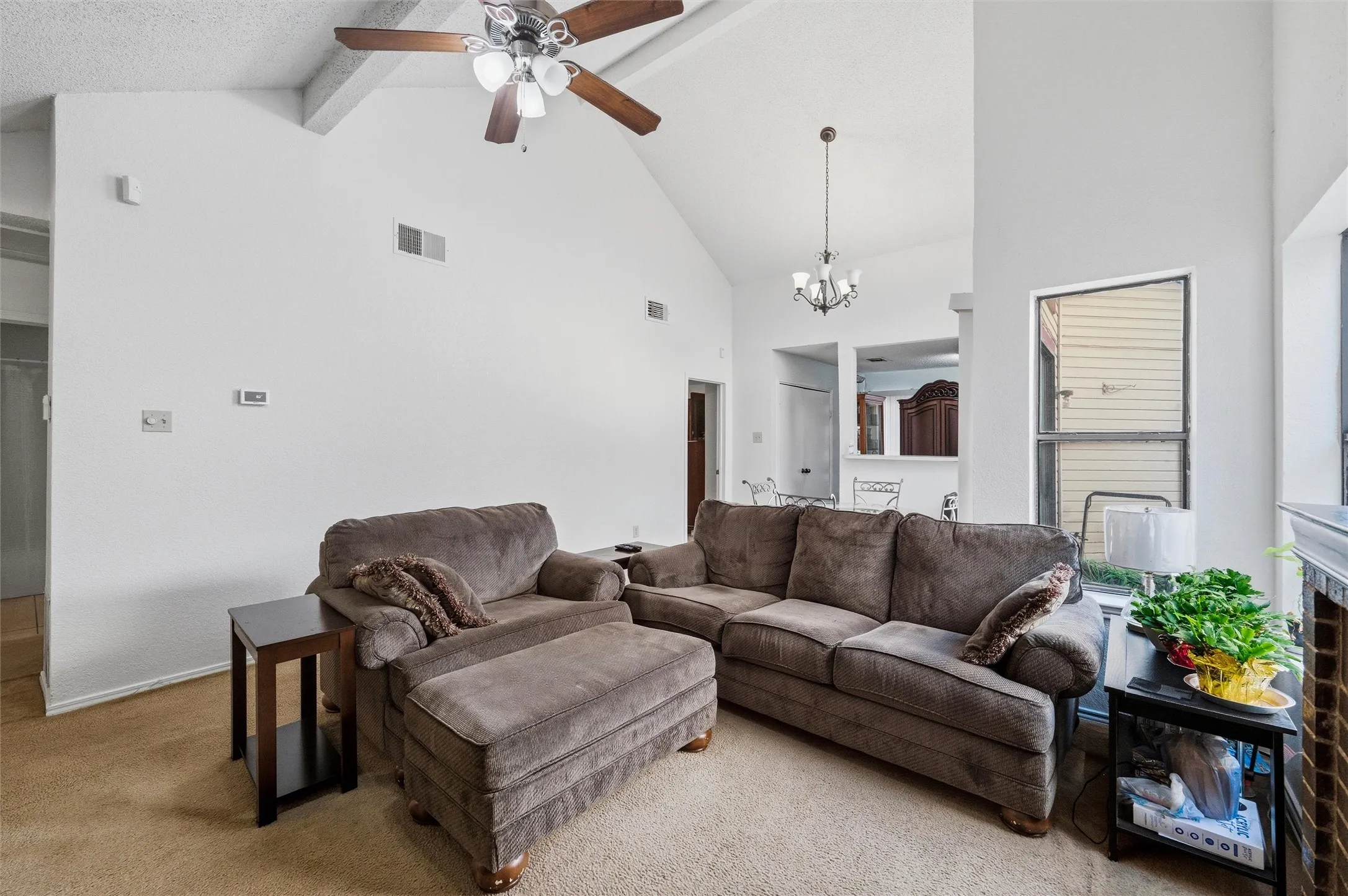 Single Family Residence For Sale in Dallas County , 10464 Woodleaf Drive, Dallas, Texas 75227, 3 Bedroom, 2 Bathroom, 1 Garage spaces, 1,147 Sqft, built in 1984, mls#21294091, Real Estate Agent in Dallas, Homes For Sale in Dallas county, Homes For Sale in Dallas, Realtor in Dallas Texas, Real Estate Brokerage Independent Realty Texas, Luminita Cordes Realtor