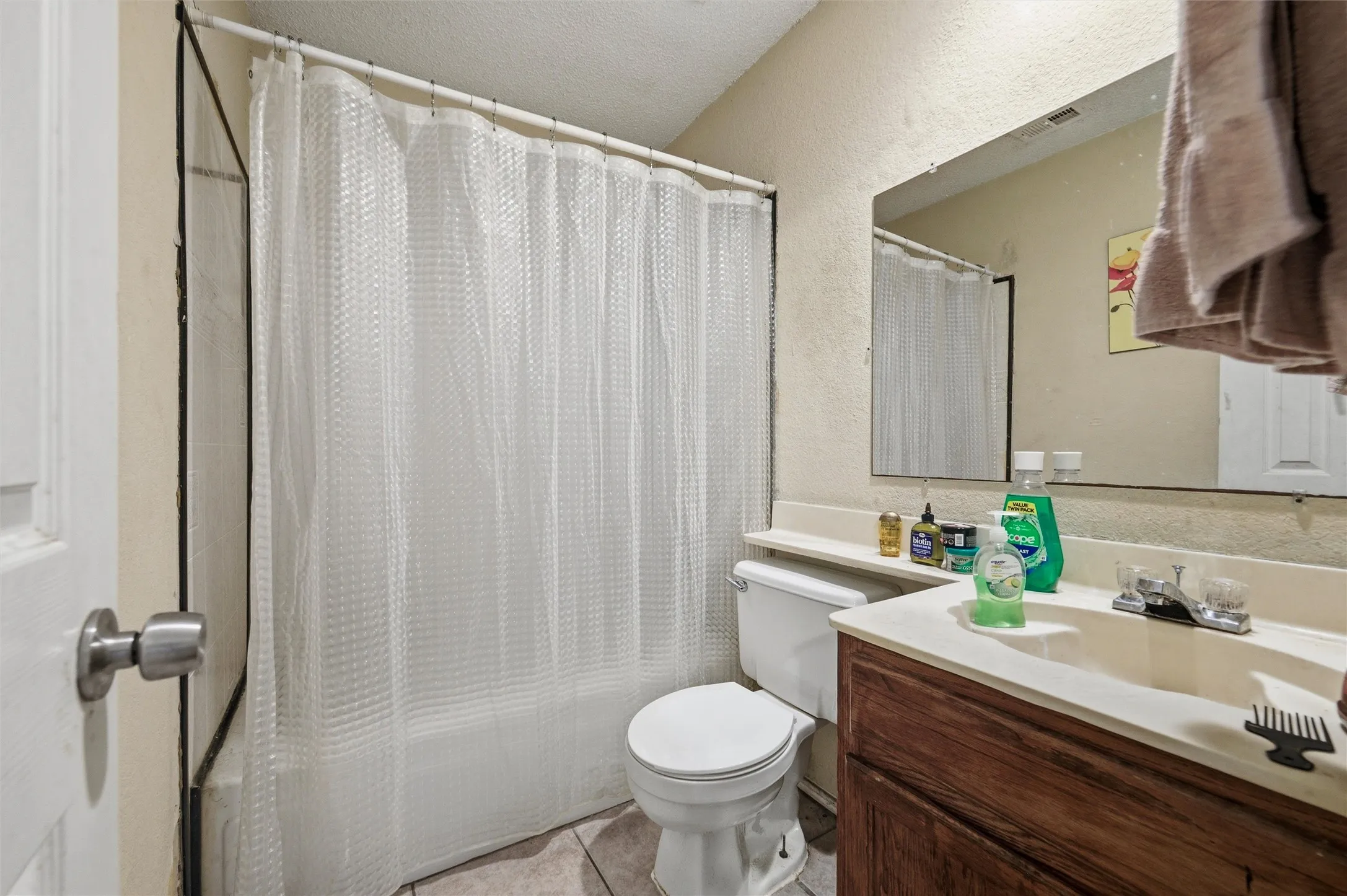 Single Family Residence For Sale in Dallas County , 10464 Woodleaf Drive, Dallas, Texas 75227, 3 Bedroom, 2 Bathroom, 1 Garage spaces, 1,147 Sqft, built in 1984, mls#21294091, Real Estate Agent in Dallas, Homes For Sale in Dallas county, Homes For Sale in Dallas, Realtor in Dallas Texas, Real Estate Brokerage Independent Realty Texas, Luminita Cordes Realtor