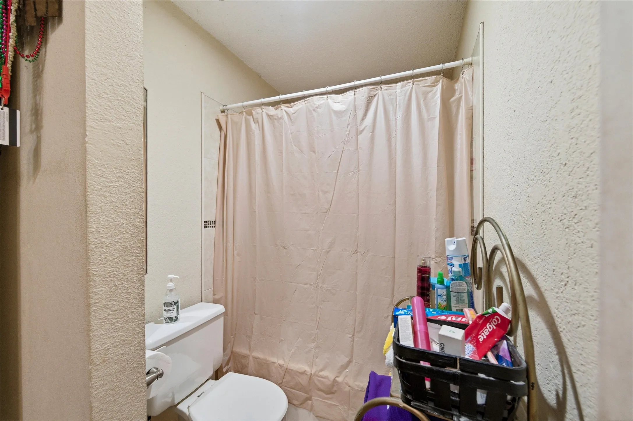 Single Family Residence For Sale in Dallas County , 10464 Woodleaf Drive, Dallas, Texas 75227, 3 Bedroom, 2 Bathroom, 1 Garage spaces, 1,147 Sqft, built in 1984, mls#21294091, Real Estate Agent in Dallas, Homes For Sale in Dallas county, Homes For Sale in Dallas, Realtor in Dallas Texas, Real Estate Brokerage Independent Realty Texas, Luminita Cordes Realtor