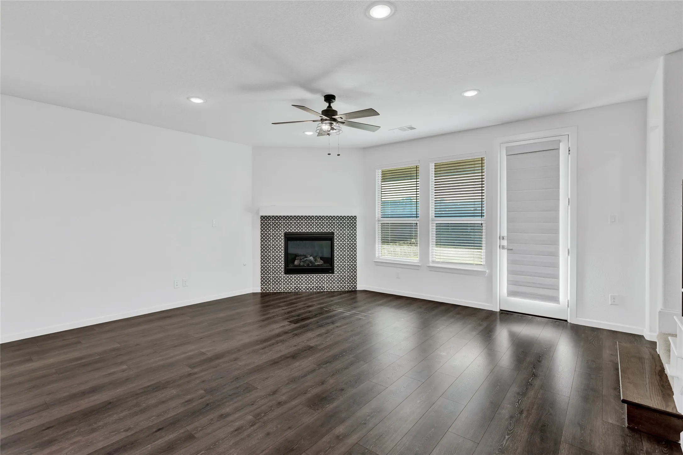 Single Family Residence For Sale in Collin County , 3904 Starlight Creek Drive, Celina, Texas 75009, 4 Bedroom, 3 Bathroom, 2 Garage spaces, 2,686 Sqft, built in 2021, mls#21292768, Real Estate Agent in Celina, Homes For Sale in Collin county, Homes For Sale in Celina, Realtor in Celina Texas, Real Estate Brokerage Independent Realty Texas, Luminita Cordes Realtor