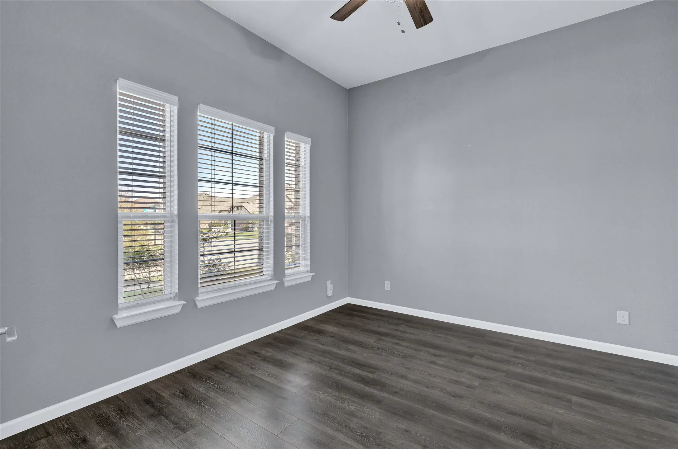 Single Family Residence For Sale in Collin County , 3904 Starlight Creek Drive, Celina, Texas 75009, 4 Bedroom, 3 Bathroom, 2 Garage spaces, 2,686 Sqft, built in 2021, mls#21292768, Real Estate Agent in Celina, Homes For Sale in Collin county, Homes For Sale in Celina, Realtor in Celina Texas, Real Estate Brokerage Independent Realty Texas, Luminita Cordes Realtor