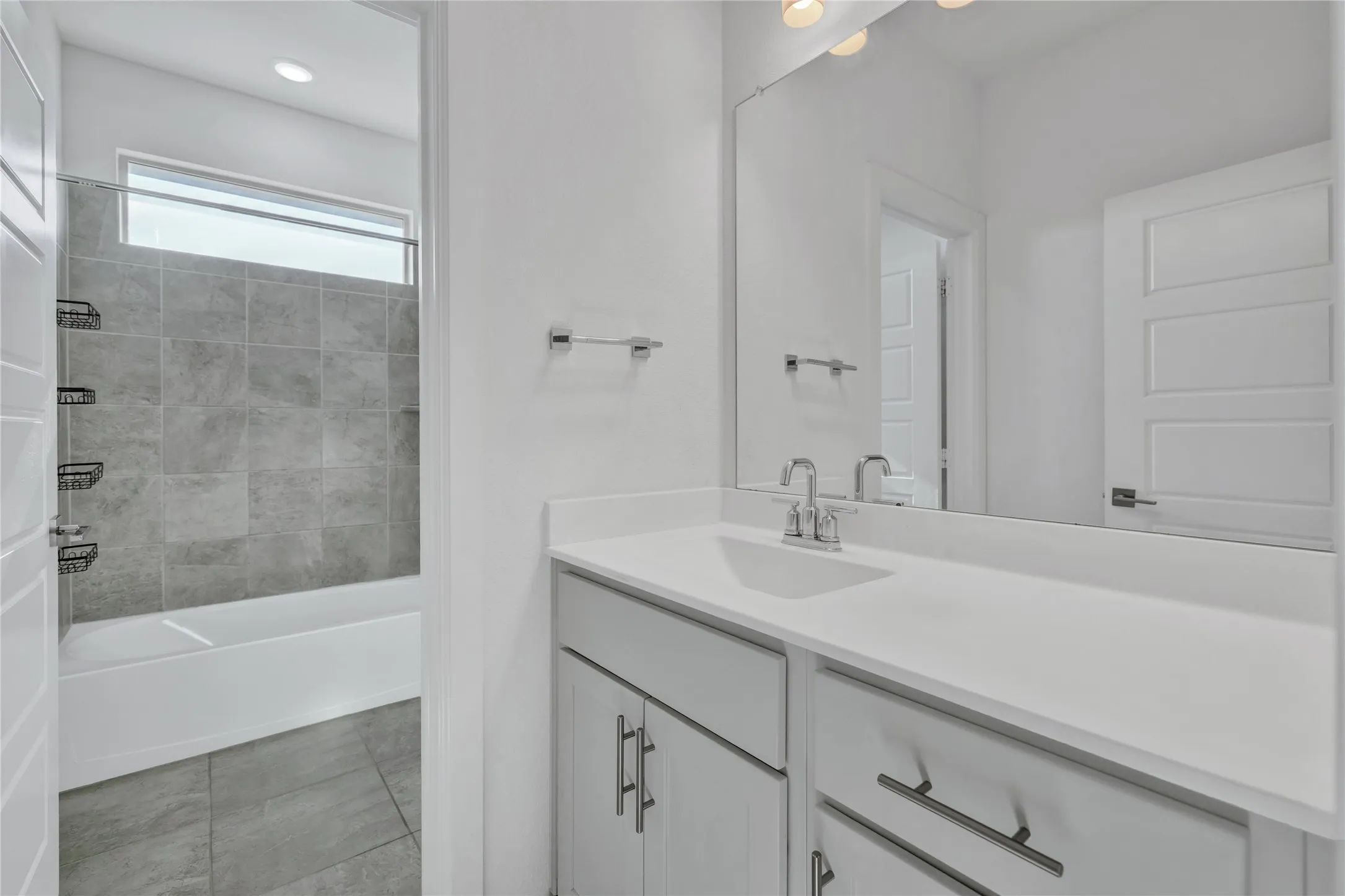 Single Family Residence For Sale in Collin County , 3904 Starlight Creek Drive, Celina, Texas 75009, 4 Bedroom, 3 Bathroom, 2 Garage spaces, 2,686 Sqft, built in 2021, mls#21292768, Real Estate Agent in Celina, Homes For Sale in Collin county, Homes For Sale in Celina, Realtor in Celina Texas, Real Estate Brokerage Independent Realty Texas, Luminita Cordes Realtor
