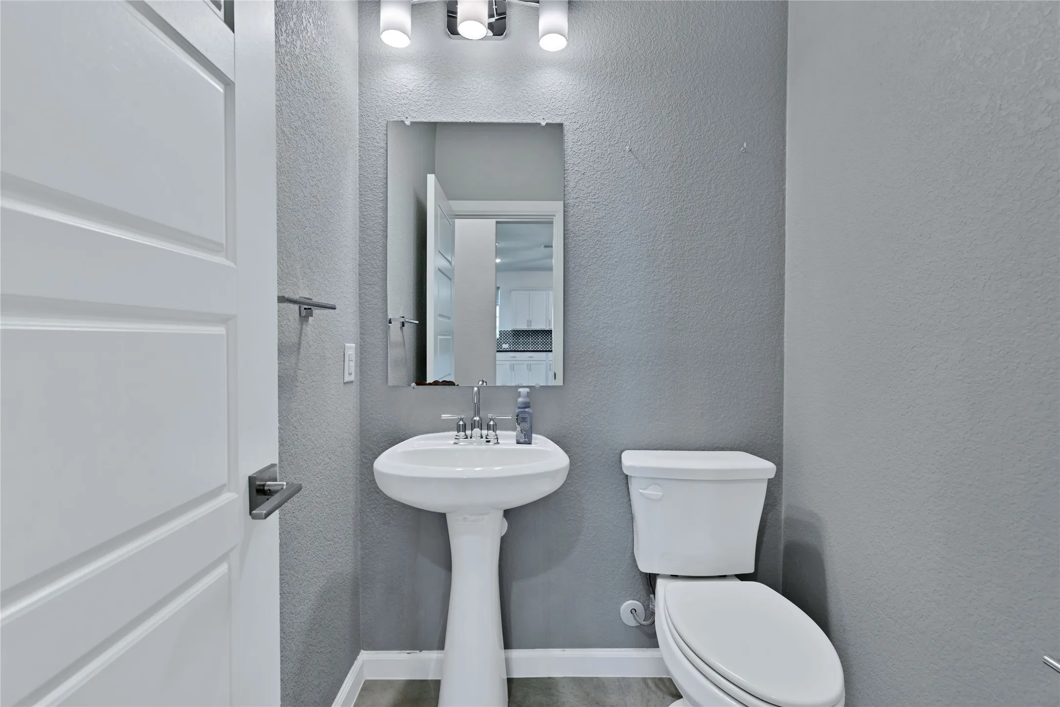 Single Family Residence For Sale in Collin County , 3904 Starlight Creek Drive, Celina, Texas 75009, 4 Bedroom, 3 Bathroom, 2 Garage spaces, 2,686 Sqft, built in 2021, mls#21292768, Real Estate Agent in Celina, Homes For Sale in Collin county, Homes For Sale in Celina, Realtor in Celina Texas, Real Estate Brokerage Independent Realty Texas, Luminita Cordes Realtor