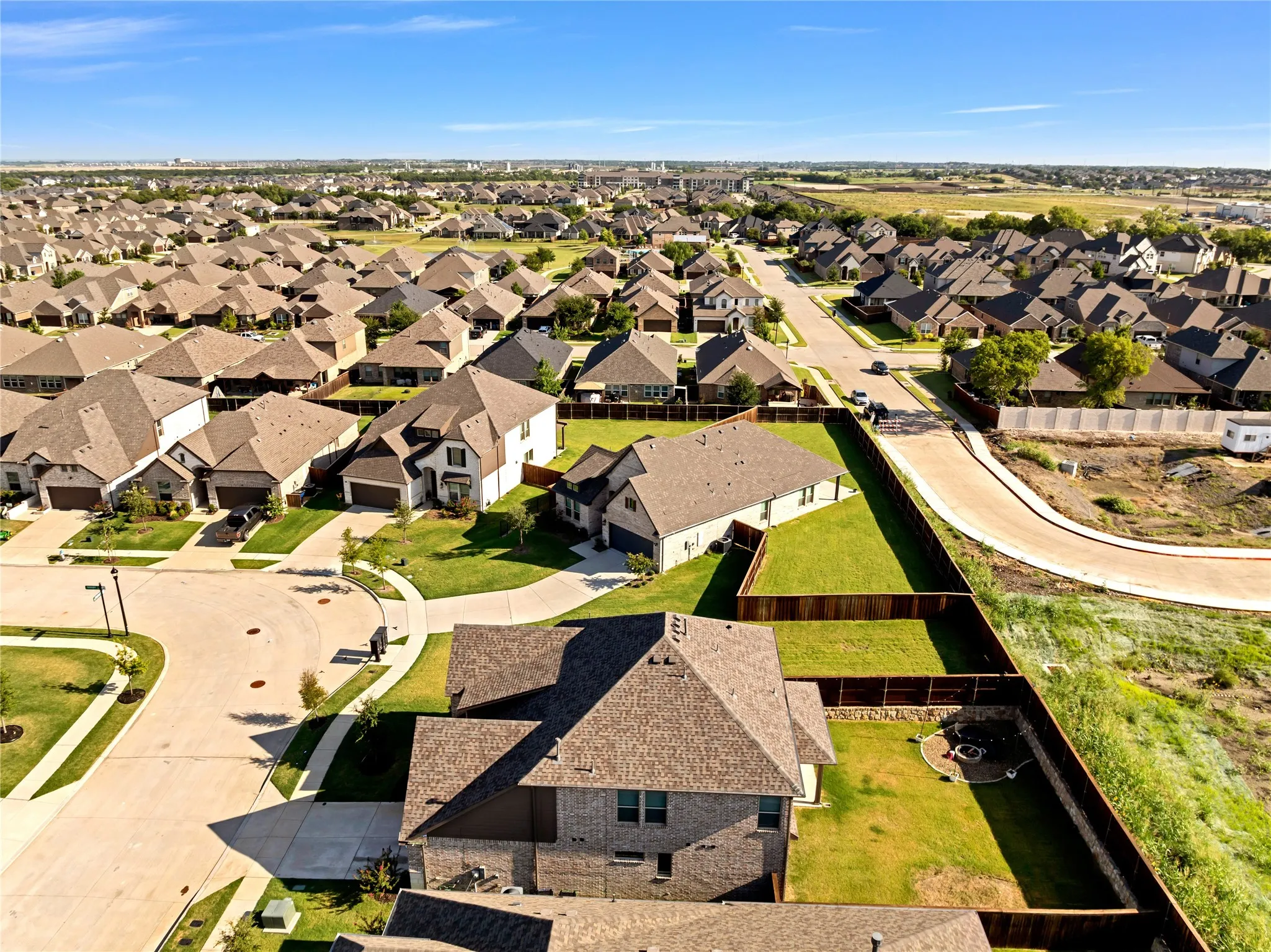 Single Family Residence For Sale in Collin County , 3904 Starlight Creek Drive, Celina, Texas 75009, 4 Bedroom, 3 Bathroom, 2 Garage spaces, 2,686 Sqft, built in 2021, mls#21292768, Real Estate Agent in Celina, Homes For Sale in Collin county, Homes For Sale in Celina, Realtor in Celina Texas, Real Estate Brokerage Independent Realty Texas, Luminita Cordes Realtor