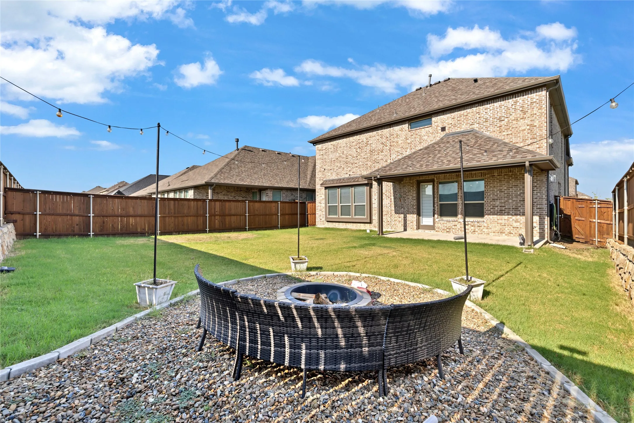 Single Family Residence For Sale in Collin County , 3904 Starlight Creek Drive, Celina, Texas 75009, 4 Bedroom, 3 Bathroom, 2 Garage spaces, 2,686 Sqft, built in 2021, mls#21292768, Real Estate Agent in Celina, Homes For Sale in Collin county, Homes For Sale in Celina, Realtor in Celina Texas, Real Estate Brokerage Independent Realty Texas, Luminita Cordes Realtor
