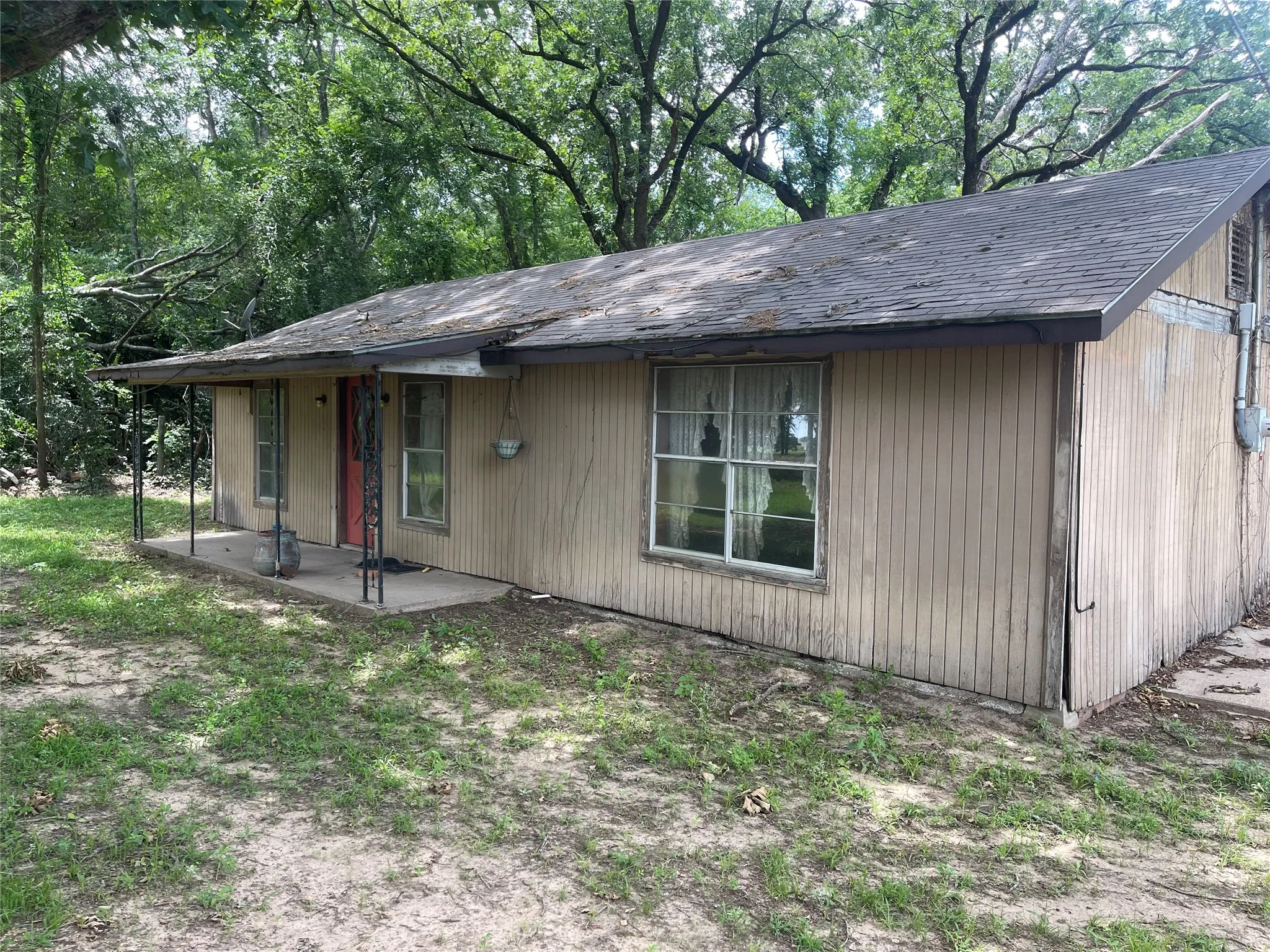 Single Family Residence For Sale in Van Zandt County , 8278 FM 17, Grand Saline, Texas 75140, 3 Bedroom, 2 Bathroom, Garage spaces, 2,025 Sqft, built in 1957, mls#21294095, Real Estate Agent in Grand Saline, Homes For Sale in Van Zandt county, Homes For Sale in Grand Saline, Realtor in Grand Saline Texas, Real Estate Brokerage Independent Realty Texas, Luminita Cordes Realtor