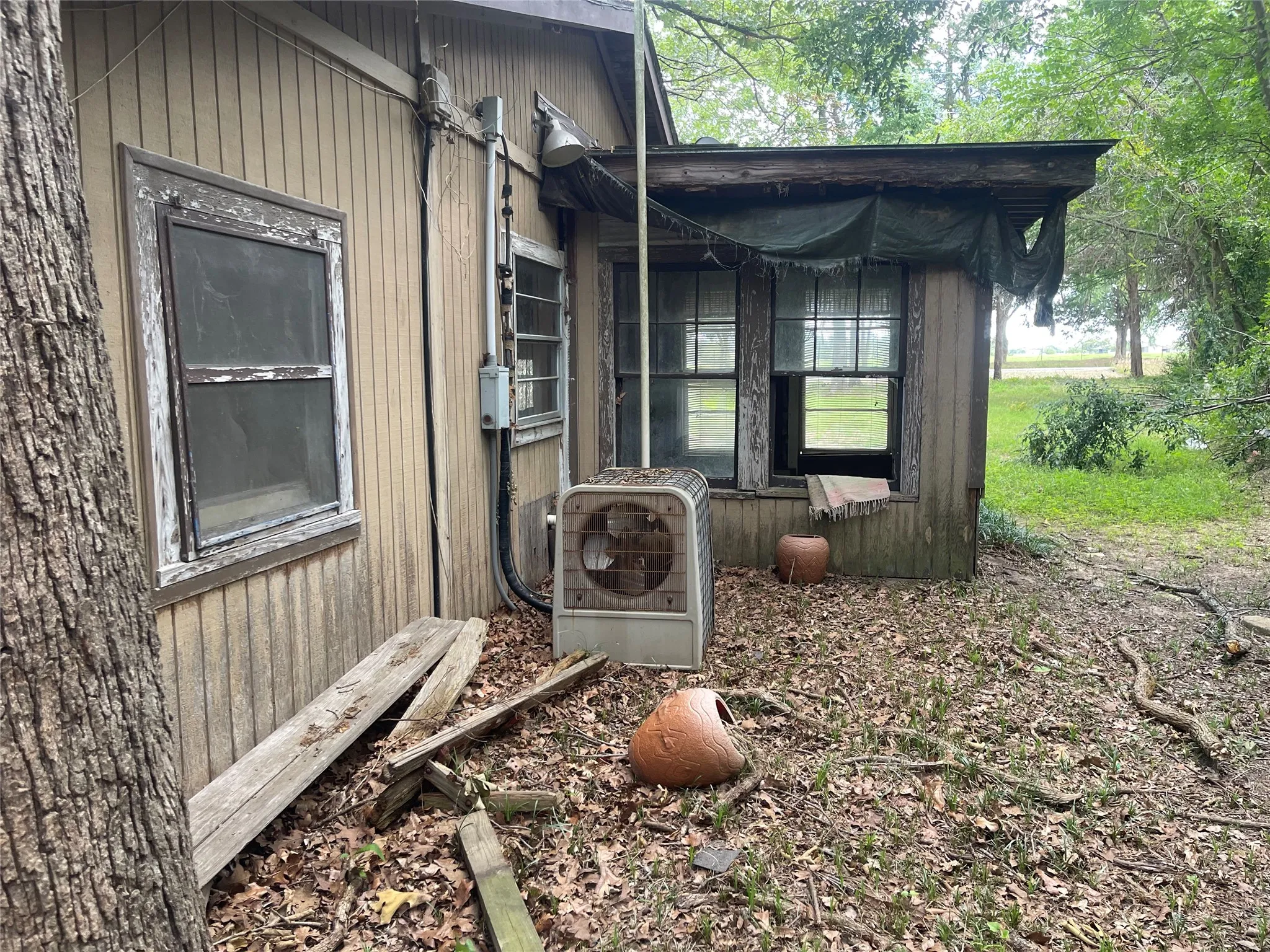 Single Family Residence For Sale in Van Zandt County , 8278 FM 17, Grand Saline, Texas 75140, 3 Bedroom, 2 Bathroom, Garage spaces, 2,025 Sqft, built in 1957, mls#21294095, Real Estate Agent in Grand Saline, Homes For Sale in Van Zandt county, Homes For Sale in Grand Saline, Realtor in Grand Saline Texas, Real Estate Brokerage Independent Realty Texas, Luminita Cordes Realtor