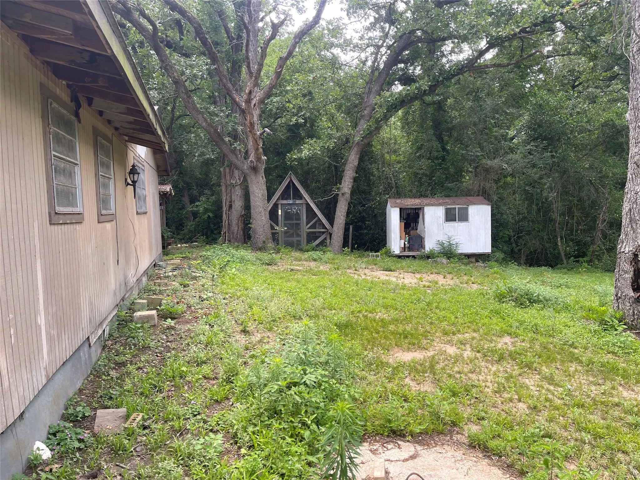 Single Family Residence For Sale in Van Zandt County , 8278 FM 17, Grand Saline, Texas 75140, 3 Bedroom, 2 Bathroom, Garage spaces, 2,025 Sqft, built in 1957, mls#21294095, Real Estate Agent in Grand Saline, Homes For Sale in Van Zandt county, Homes For Sale in Grand Saline, Realtor in Grand Saline Texas, Real Estate Brokerage Independent Realty Texas, Luminita Cordes Realtor