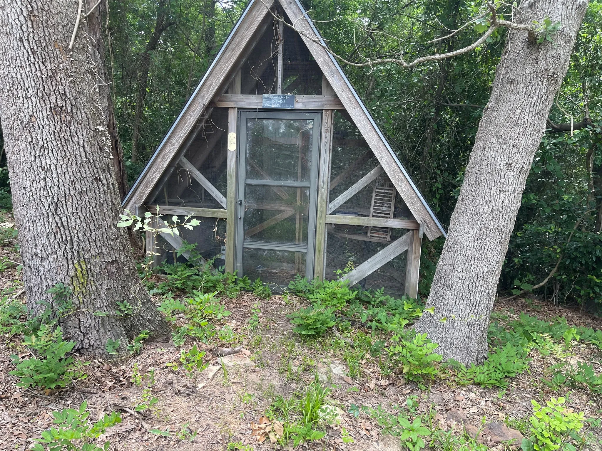 Single Family Residence For Sale in Van Zandt County , 8278 FM 17, Grand Saline, Texas 75140, 3 Bedroom, 2 Bathroom, Garage spaces, 2,025 Sqft, built in 1957, mls#21294095, Real Estate Agent in Grand Saline, Homes For Sale in Van Zandt county, Homes For Sale in Grand Saline, Realtor in Grand Saline Texas, Real Estate Brokerage Independent Realty Texas, Luminita Cordes Realtor
