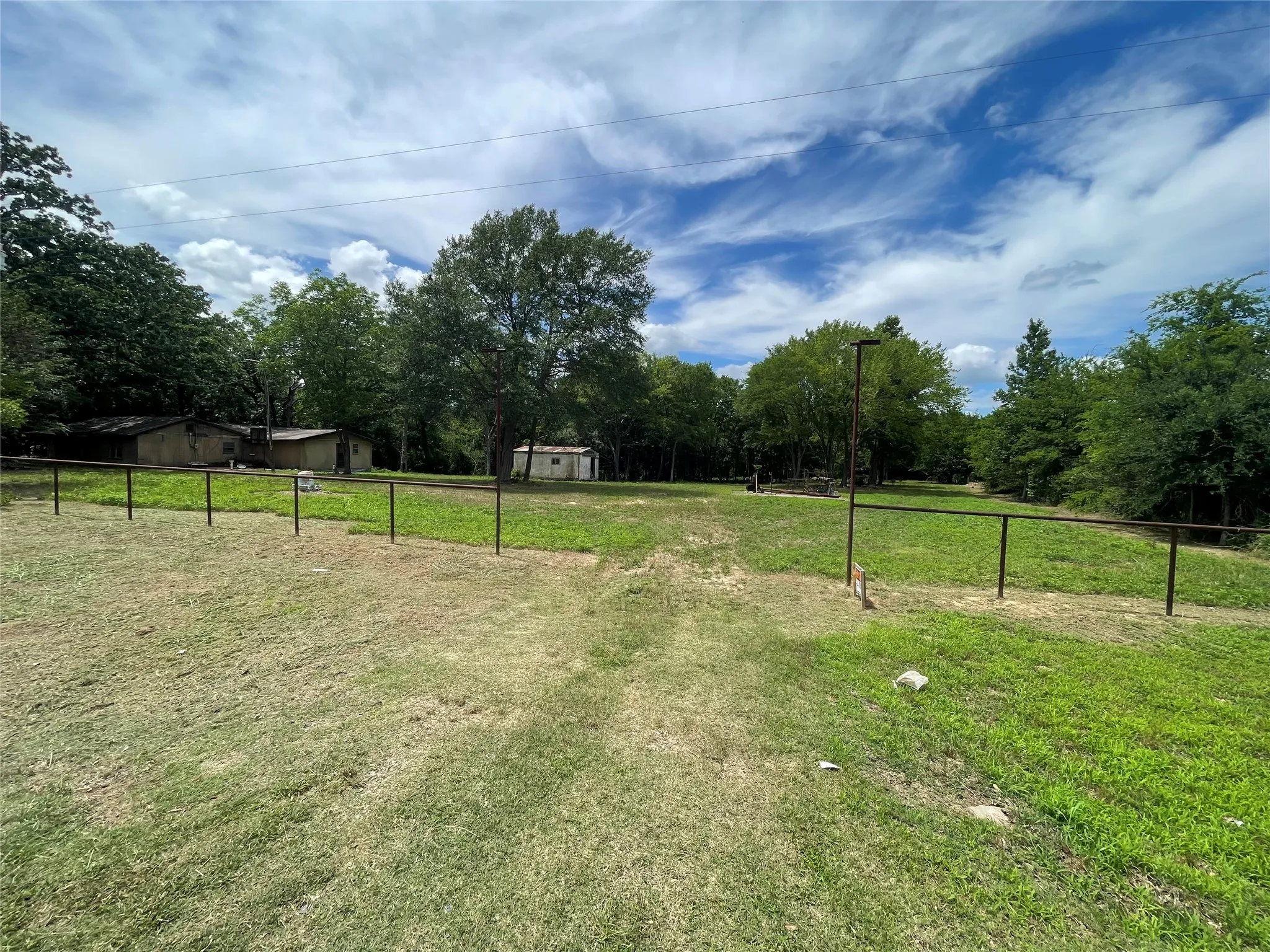Single Family Residence For Sale in Van Zandt County , 8278 FM 17, Grand Saline, Texas 75140, 3 Bedroom, 2 Bathroom, Garage spaces, 2,025 Sqft, built in 1957, mls#21294095, Real Estate Agent in Grand Saline, Homes For Sale in Van Zandt county, Homes For Sale in Grand Saline, Realtor in Grand Saline Texas, Real Estate Brokerage Independent Realty Texas, Luminita Cordes Realtor