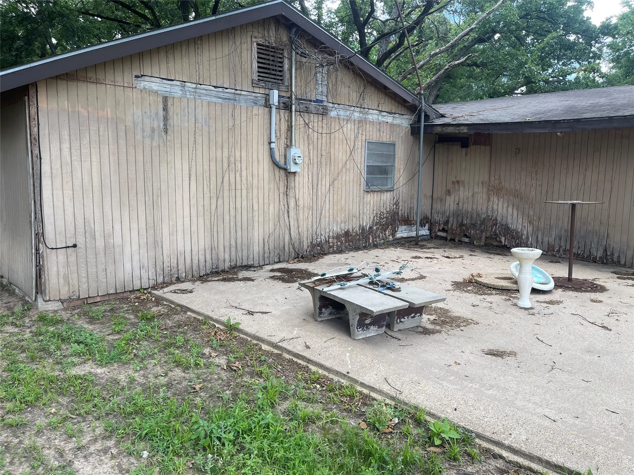 Single Family Residence For Sale in Van Zandt County , 8278 FM 17, Grand Saline, Texas 75140, 3 Bedroom, 2 Bathroom, Garage spaces, 2,025 Sqft, built in 1957, mls#21294095, Real Estate Agent in Grand Saline, Homes For Sale in Van Zandt county, Homes For Sale in Grand Saline, Realtor in Grand Saline Texas, Real Estate Brokerage Independent Realty Texas, Luminita Cordes Realtor