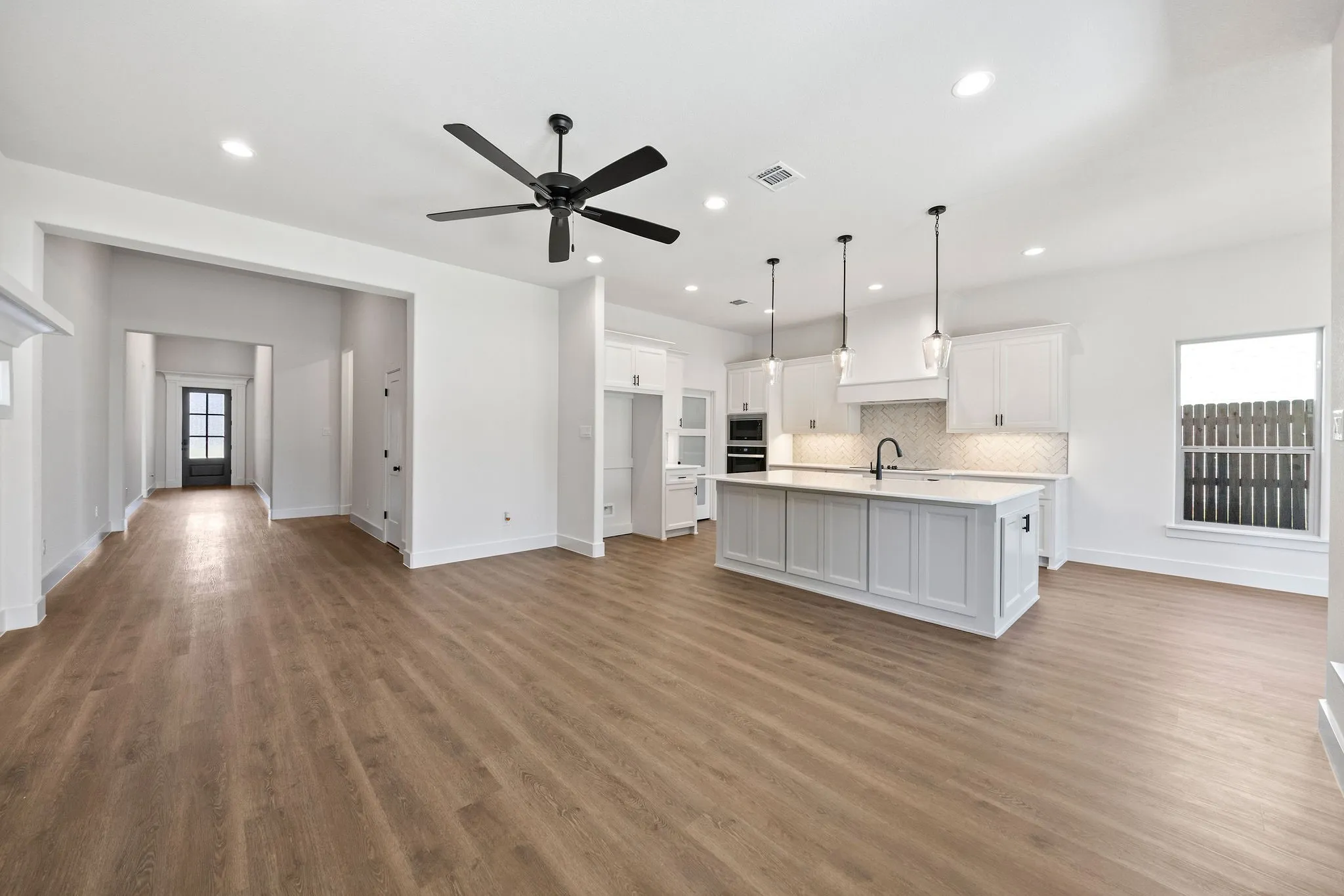 Single Family Residence For Sale in Tarrant County , 902 Boston Lane, River Oaks, Texas 76114, 4 Bedroom, 3 Bathroom, 2 Garage spaces, 2,234 Sqft, built in 2025, mls#21294102, Real Estate Agent in River Oaks, Homes For Sale in Tarrant county, Homes For Sale in River Oaks, Realtor in River Oaks Texas, Real Estate Brokerage Independent Realty Texas, Luminita Cordes Realtor