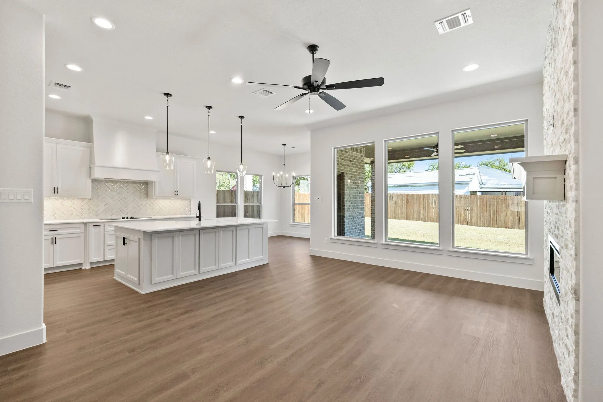 Single Family Residence For Sale in Tarrant County , 902 Boston Lane, River Oaks, Texas 76114, 4 Bedroom, 3 Bathroom, 2 Garage spaces, 2,234 Sqft, built in 2025, mls#21294102, Real Estate Agent in River Oaks, Homes For Sale in Tarrant county, Homes For Sale in River Oaks, Realtor in River Oaks Texas, Real Estate Brokerage Independent Realty Texas, Luminita Cordes Realtor