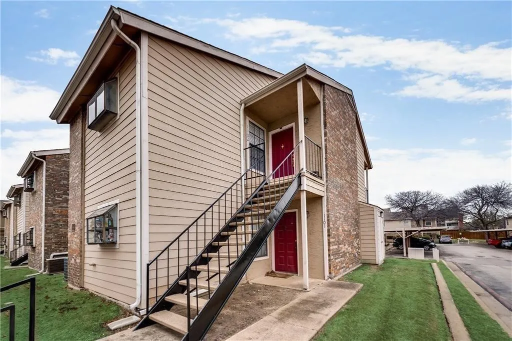 Condominium For Sale in Collin County , 4748 Old Bent Tree Lane 1102, Dallas, Texas 75287, 2 Bedroom, 2 Bathroom, Garage spaces, 1,070 Sqft, built in 1985, mls#21294118, Real Estate Agent in Dallas, Homes For Sale in Collin county, Homes For Sale in Dallas, Realtor in Dallas Texas, Real Estate Brokerage Independent Realty Texas, Luminita Cordes Realtor