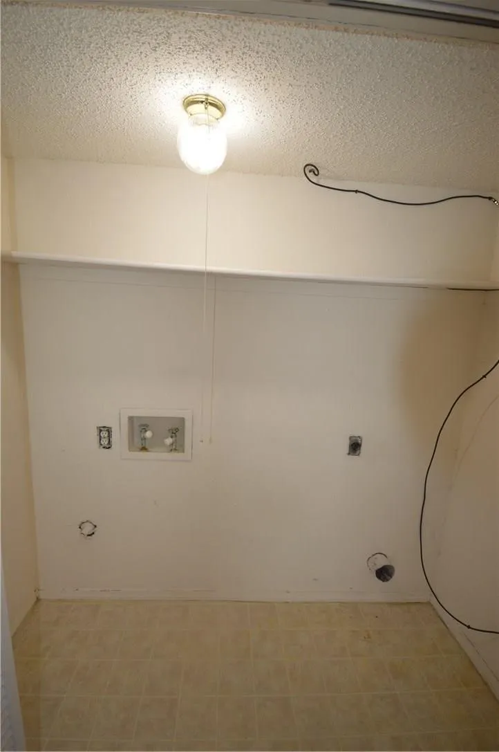 Condominium For Sale in Collin County , 4748 Old Bent Tree Lane 1102, Dallas, Texas 75287, 2 Bedroom, 2 Bathroom, Garage spaces, 1,070 Sqft, built in 1985, mls#21294118, Real Estate Agent in Dallas, Homes For Sale in Collin county, Homes For Sale in Dallas, Realtor in Dallas Texas, Real Estate Brokerage Independent Realty Texas, Luminita Cordes Realtor