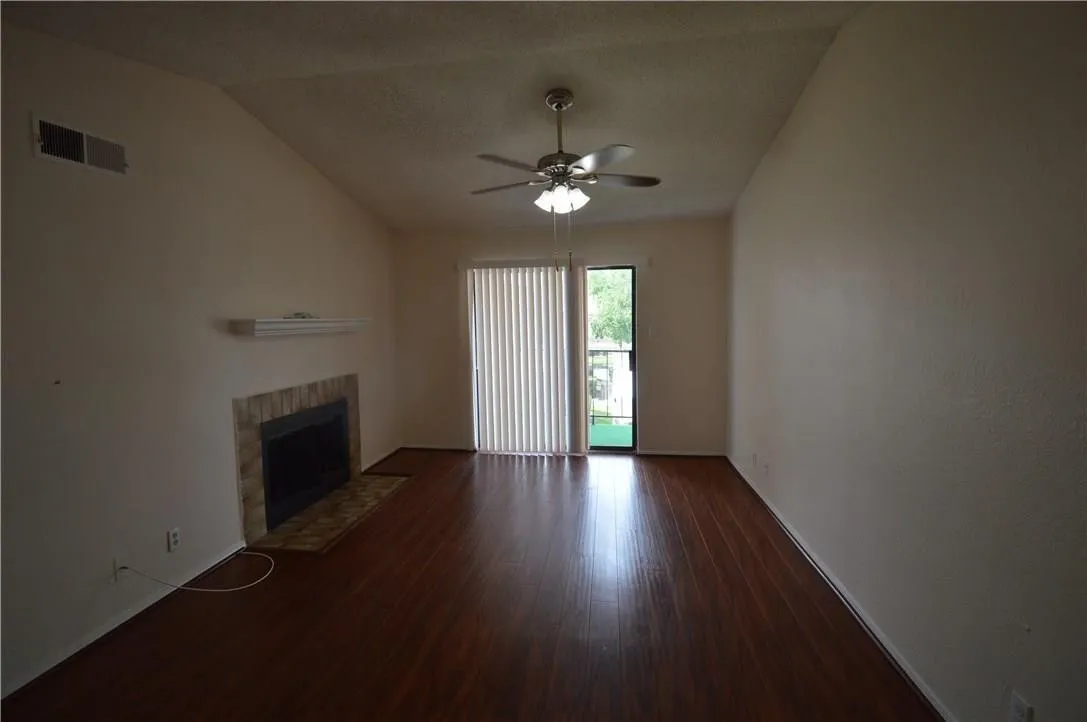 Condominium For Sale in Collin County , 4748 Old Bent Tree Lane 1102, Dallas, Texas 75287, 2 Bedroom, 2 Bathroom, Garage spaces, 1,070 Sqft, built in 1985, mls#21294118, Real Estate Agent in Dallas, Homes For Sale in Collin county, Homes For Sale in Dallas, Realtor in Dallas Texas, Real Estate Brokerage Independent Realty Texas, Luminita Cordes Realtor