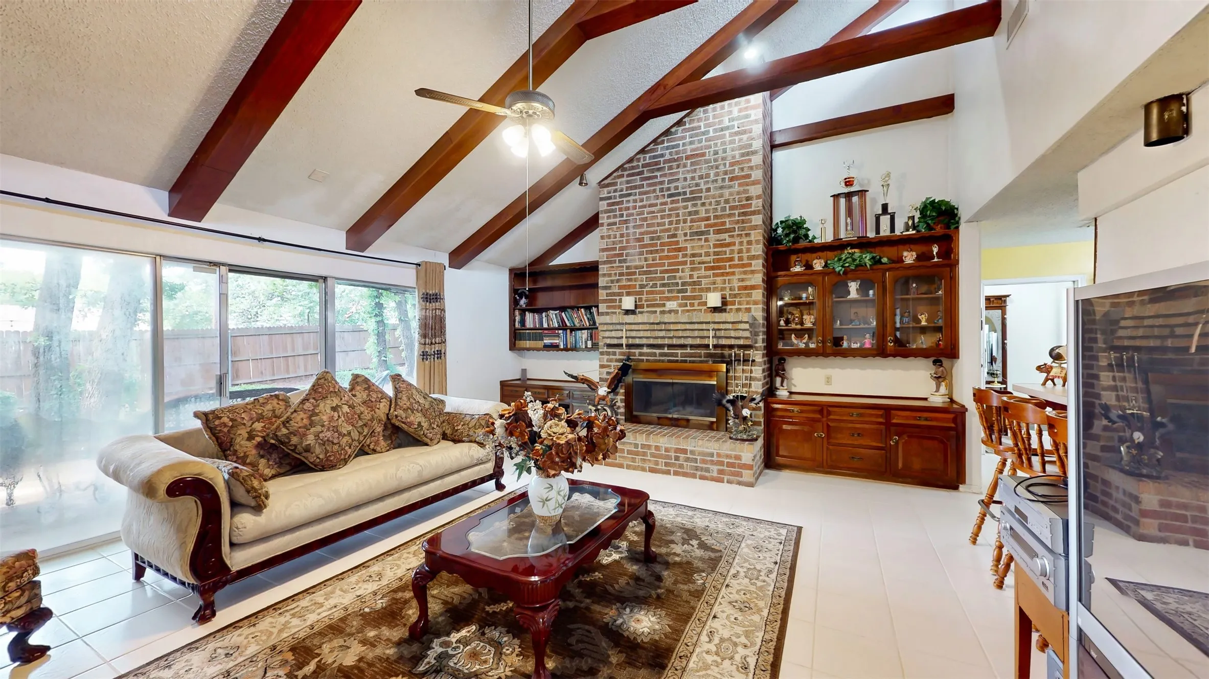 Single Family Residence For Sale in Tarrant County , 7432 Brentwood Stair Road, Fort Worth, Texas 76112, 3 Bedroom, 2 Bathroom, 2 Garage spaces, 1,840 Sqft, built in 1972, Price $315,000, mls#21286851, Real Estate Agent in Fort Worth, Homes For Sale in Tarrant county, Homes For Sale in Fort Worth, Realtor in Fort Worth Texas, Real Estate Brokerage Independent Realty Texas, Luminita Cordes Realtor