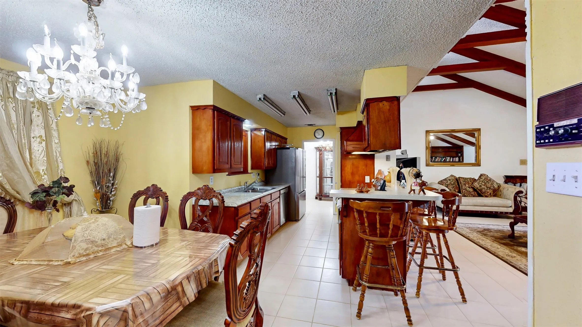Single Family Residence For Sale in Tarrant County , 7432 Brentwood Stair Road, Fort Worth, Texas 76112, 3 Bedroom, 2 Bathroom, 2 Garage spaces, 1,840 Sqft, built in 1972, Price $315,000, mls#21286851, Real Estate Agent in Fort Worth, Homes For Sale in Tarrant county, Homes For Sale in Fort Worth, Realtor in Fort Worth Texas, Real Estate Brokerage Independent Realty Texas, Luminita Cordes Realtor
