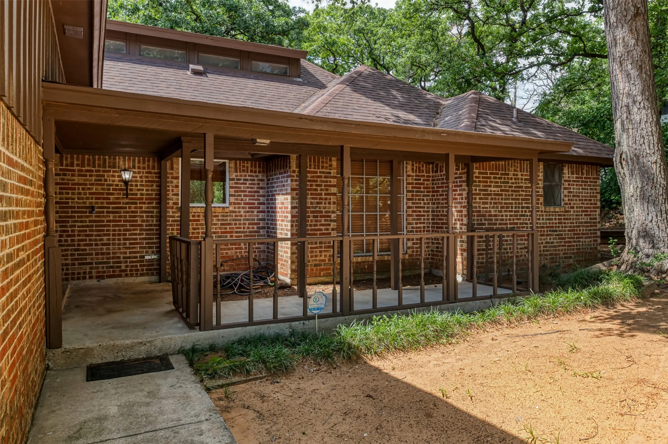 Single Family Residence For Sale in Tarrant County , 7432 Brentwood Stair Road, Fort Worth, Texas 76112, 3 Bedroom, 2 Bathroom, 2 Garage spaces, 1,840 Sqft, built in 1972, Price $315,000, mls#21286851, Real Estate Agent in Fort Worth, Homes For Sale in Tarrant county, Homes For Sale in Fort Worth, Realtor in Fort Worth Texas, Real Estate Brokerage Independent Realty Texas, Luminita Cordes Realtor