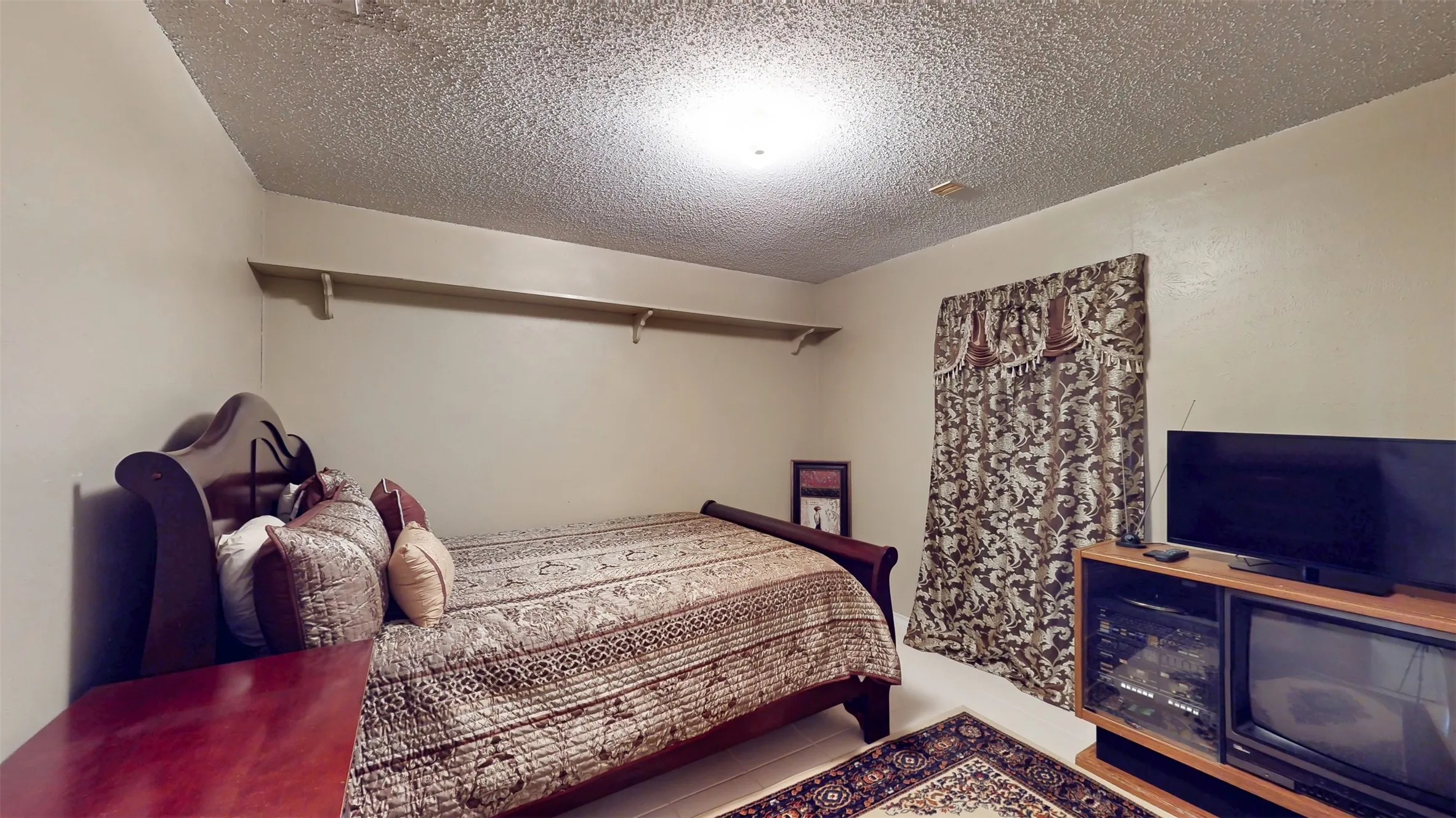 Single Family Residence For Sale in Tarrant County , 7432 Brentwood Stair Road, Fort Worth, Texas 76112, 3 Bedroom, 2 Bathroom, 2 Garage spaces, 1,840 Sqft, built in 1972, Price $315,000, mls#21286851, Real Estate Agent in Fort Worth, Homes For Sale in Tarrant county, Homes For Sale in Fort Worth, Realtor in Fort Worth Texas, Real Estate Brokerage Independent Realty Texas, Luminita Cordes Realtor