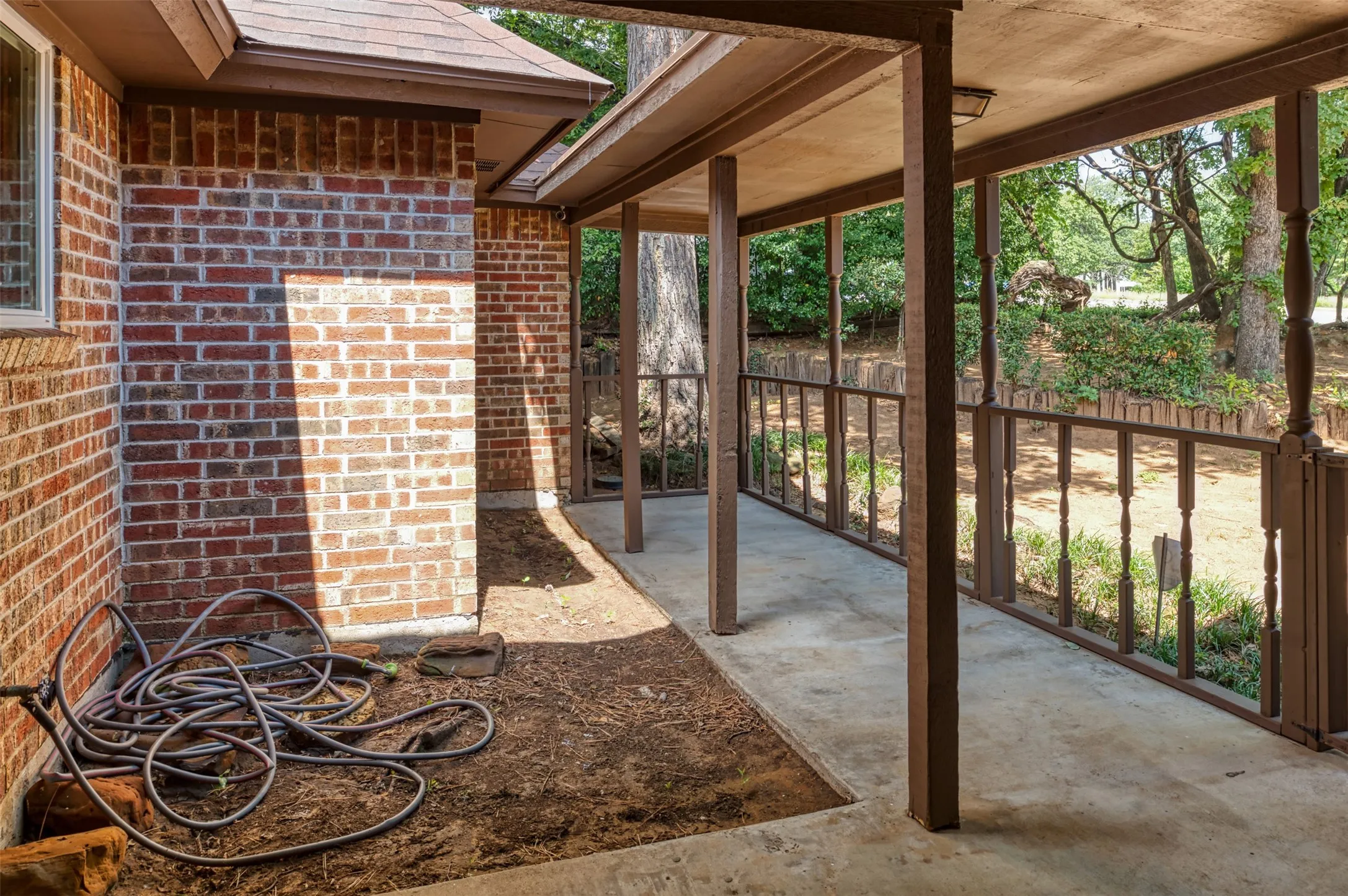 Single Family Residence For Sale in Tarrant County , 7432 Brentwood Stair Road, Fort Worth, Texas 76112, 3 Bedroom, 2 Bathroom, 2 Garage spaces, 1,840 Sqft, built in 1972, Price $315,000, mls#21286851, Real Estate Agent in Fort Worth, Homes For Sale in Tarrant county, Homes For Sale in Fort Worth, Realtor in Fort Worth Texas, Real Estate Brokerage Independent Realty Texas, Luminita Cordes Realtor